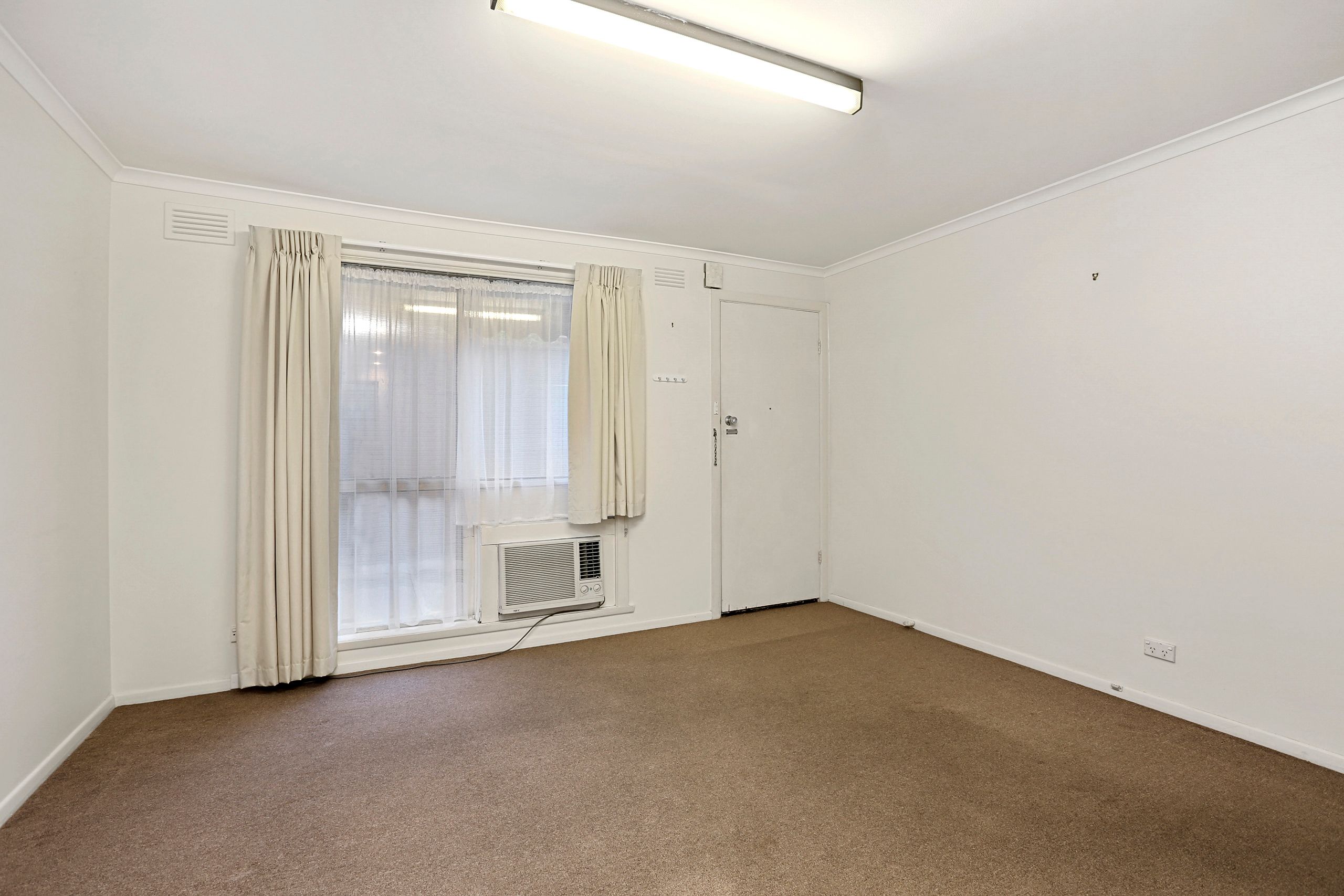 2/10 Oliver Street, Manifold Heights, VIC 3218