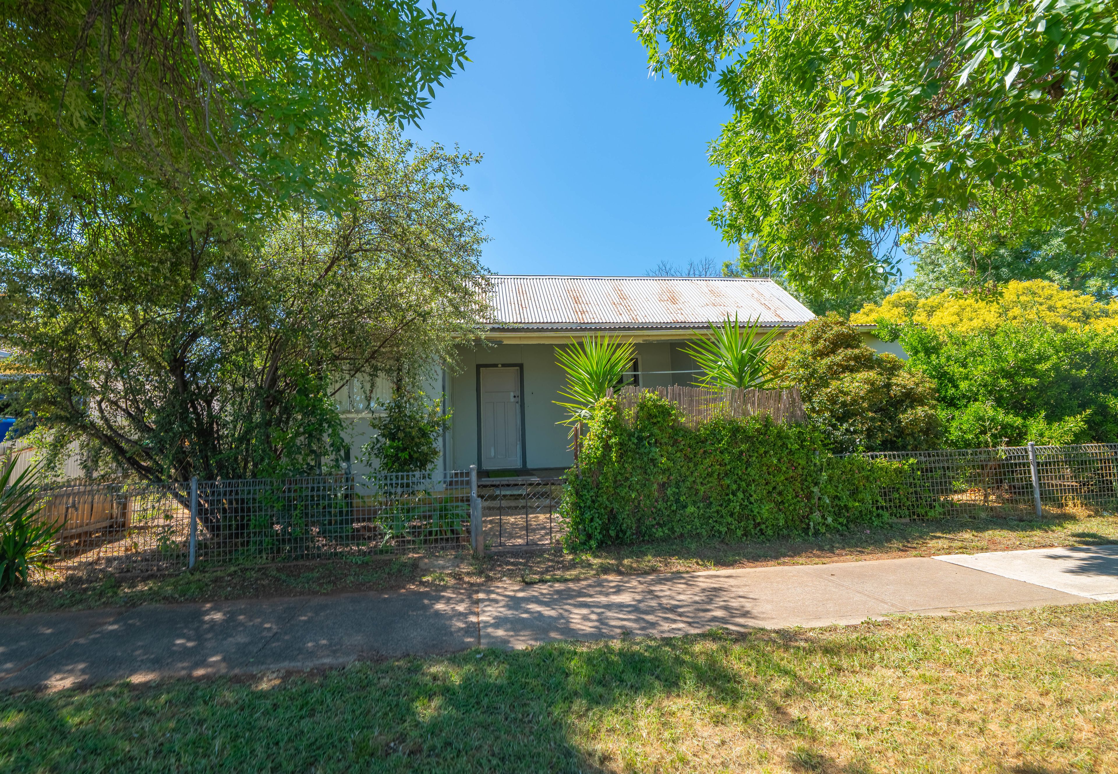 11 Clarinda Street — photo from Ray White Parkes