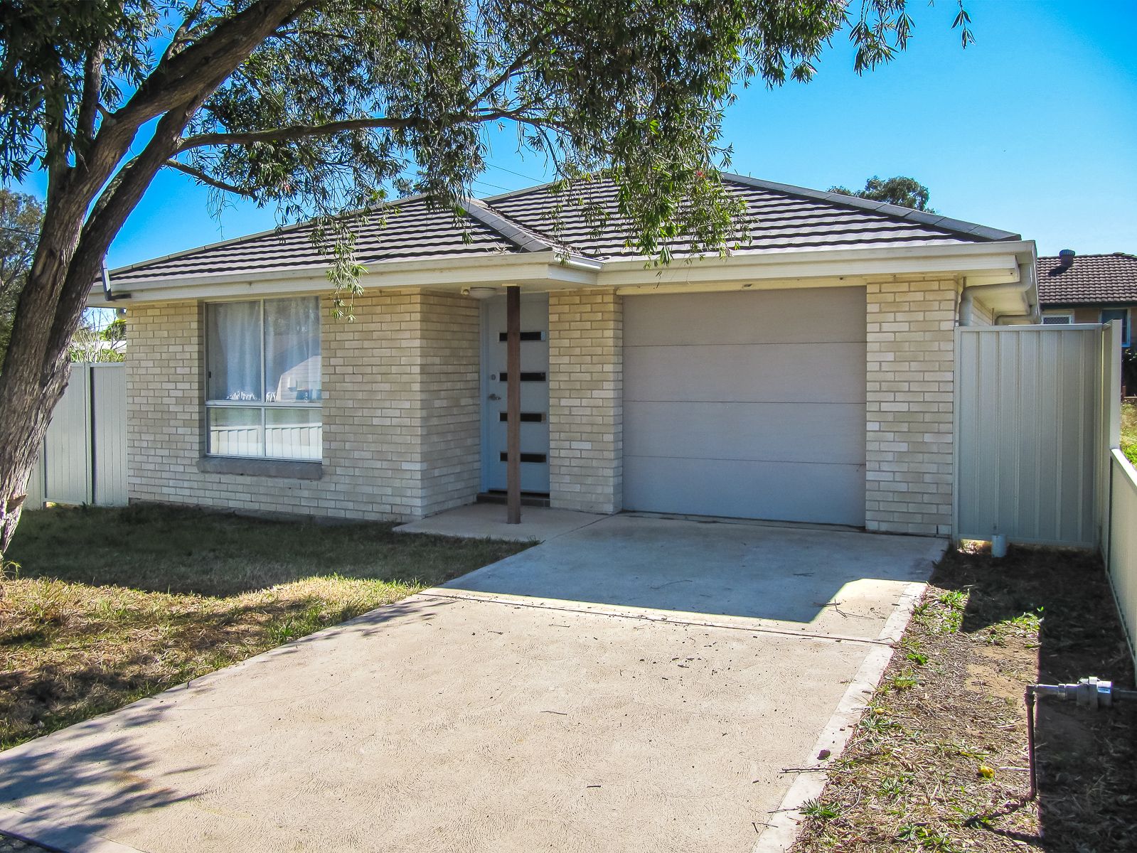 11 Frewin Avenue