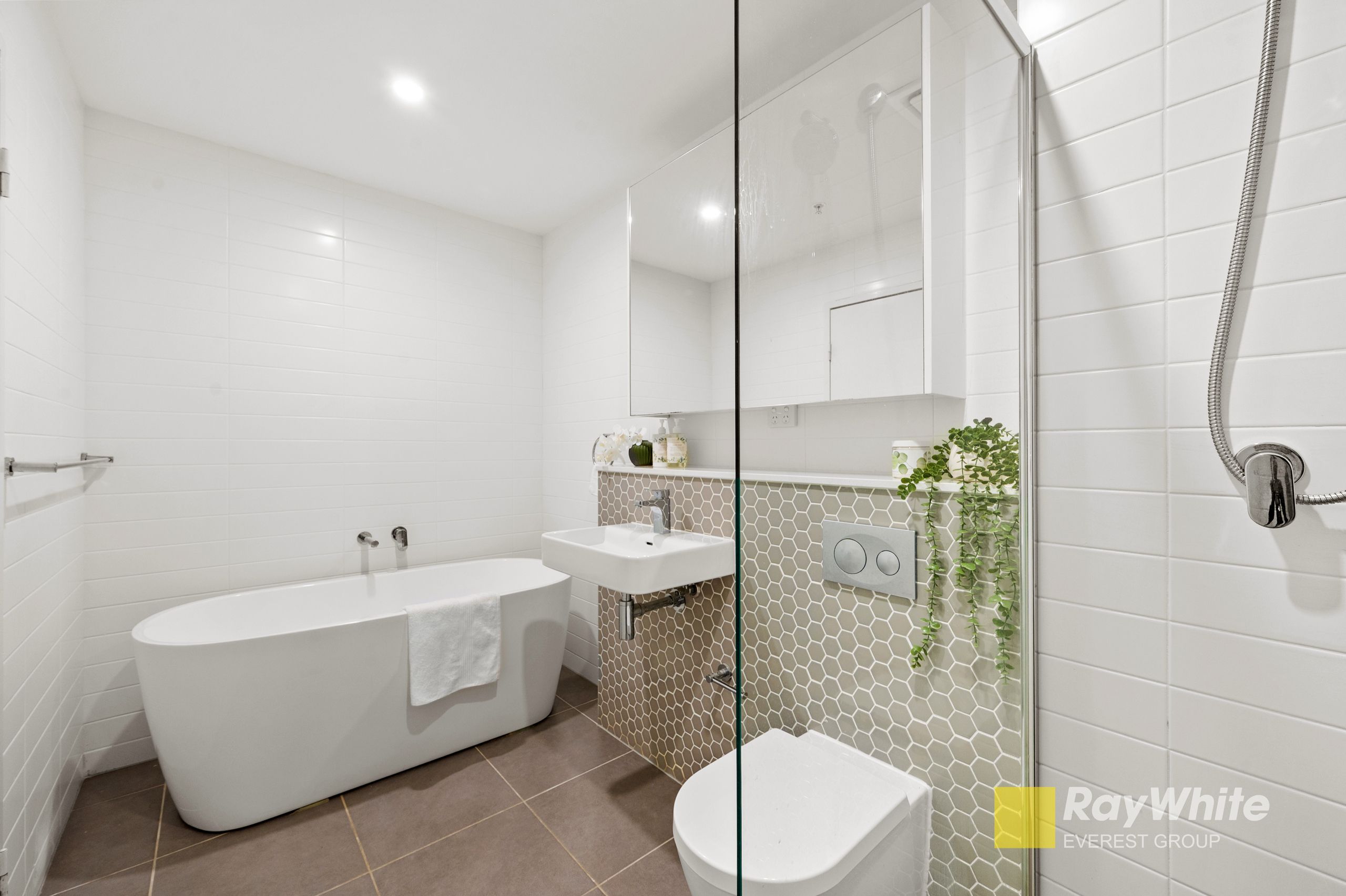 315/2 Thallon Street — photo 15 of 27