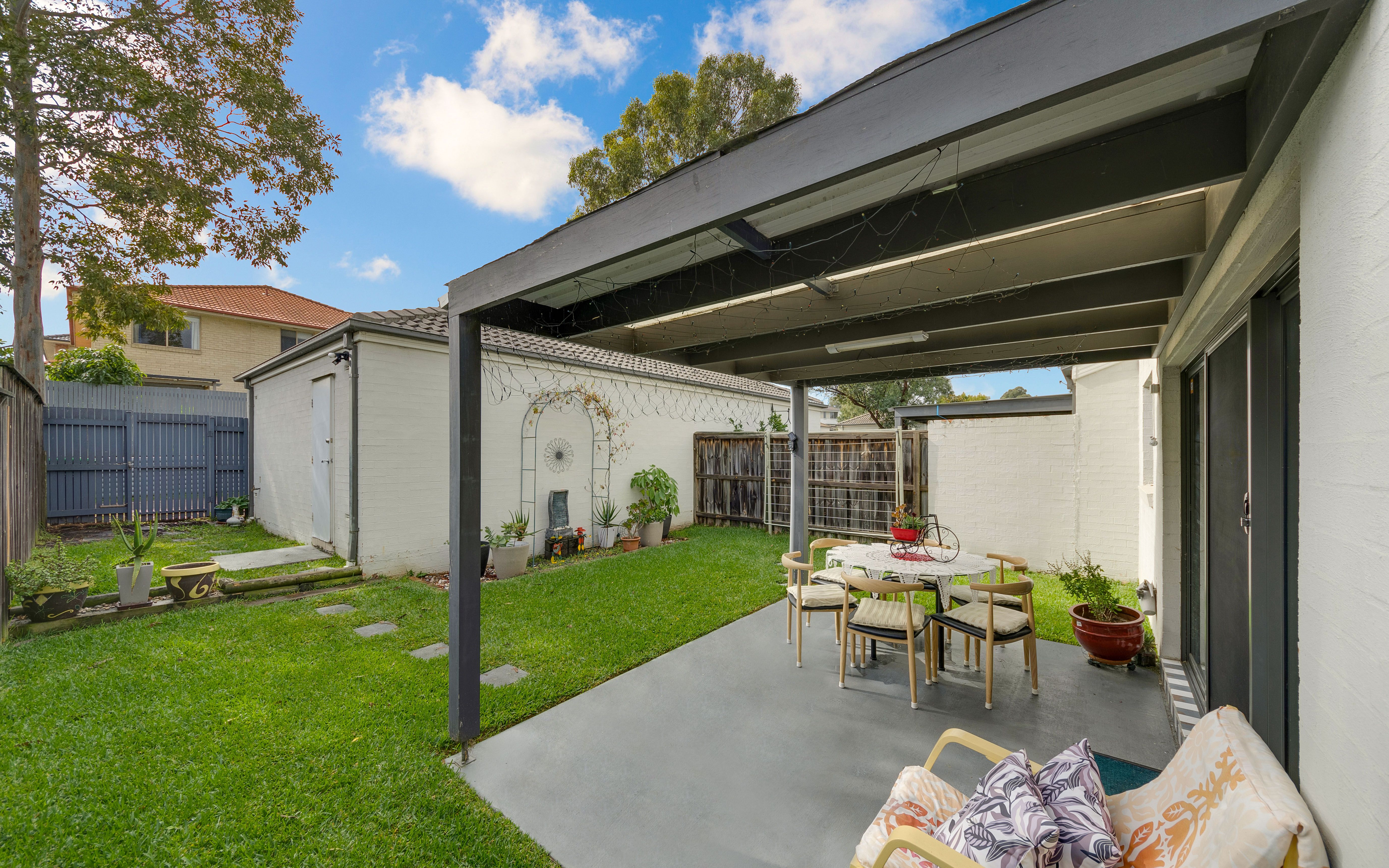 9 Hadlow Avenue, Glenfield, NSW 2167