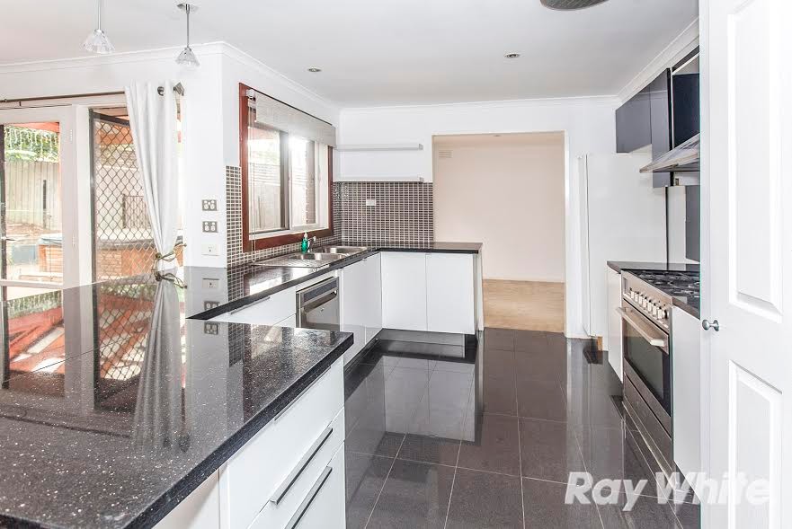 110 Narr-Maen Drive, Croydon Hills, VIC 3136