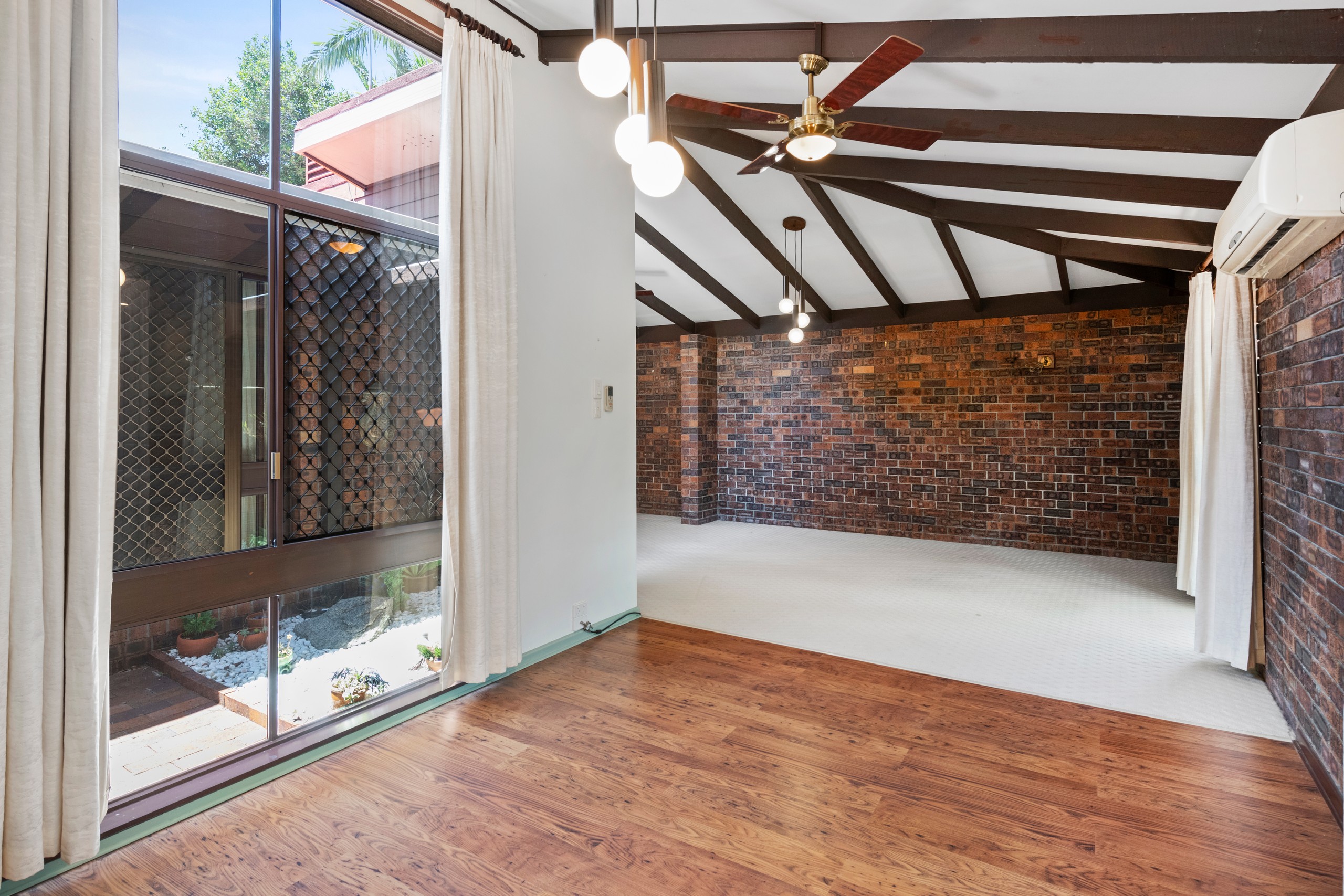 6 Golden Crescent, Southport, QLD 4215