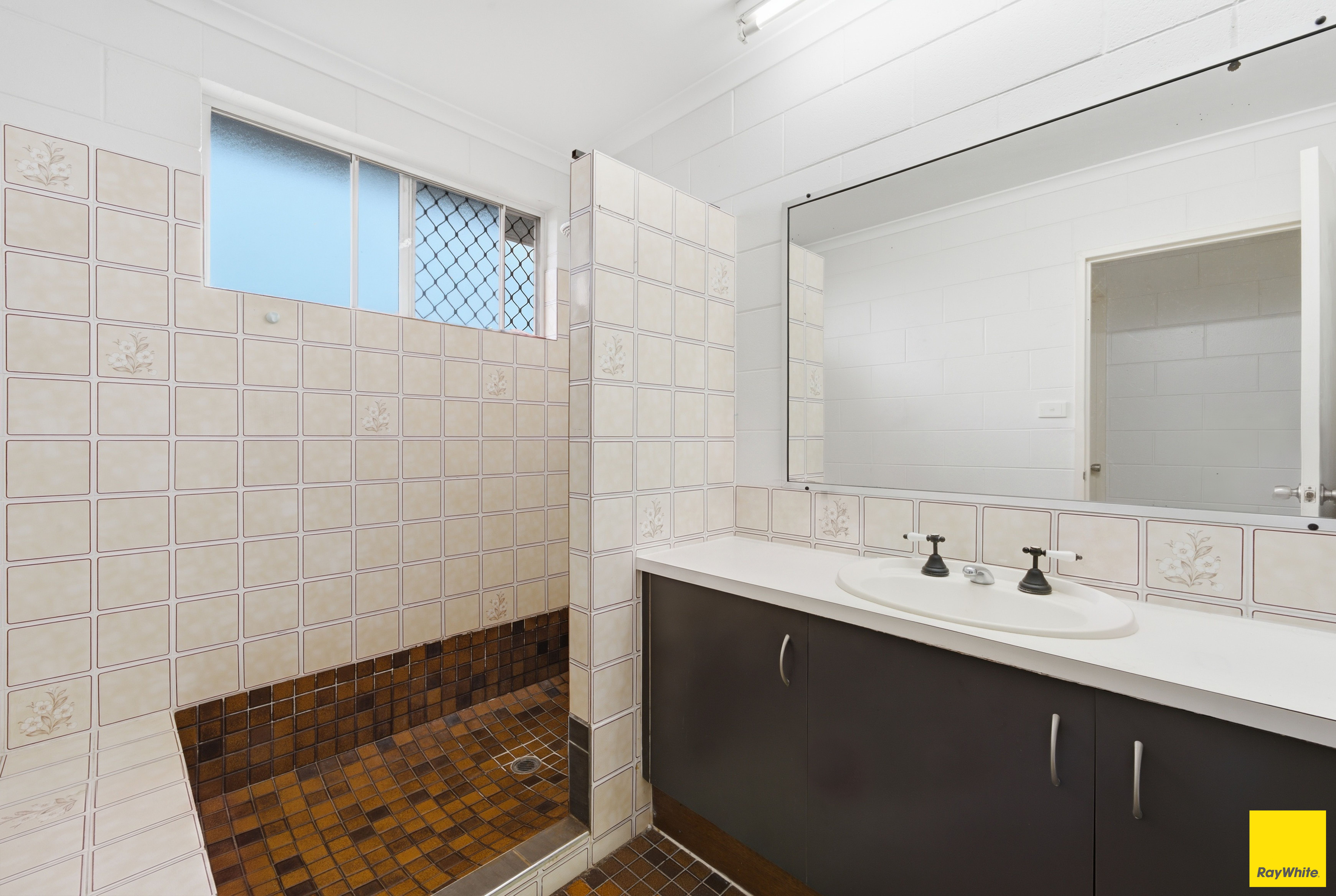 37 Alberta Drive — photo 8 of 24