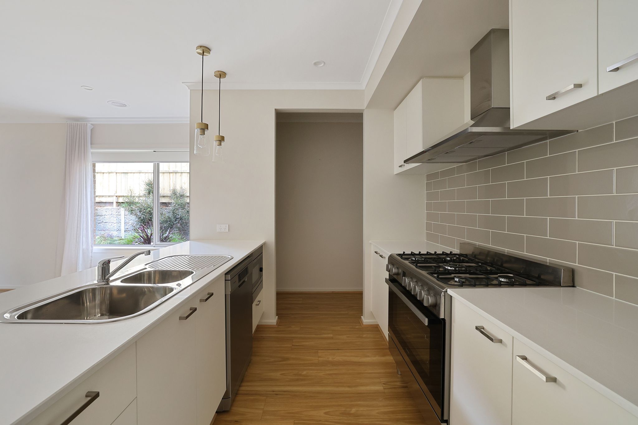 18 Illawarra Boulevard — photo 2 of 30
