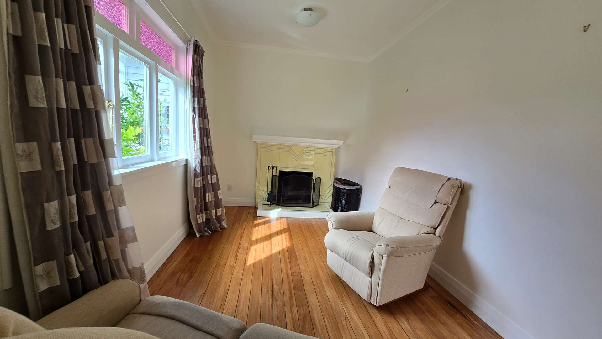 11 Violet Street photo 4
