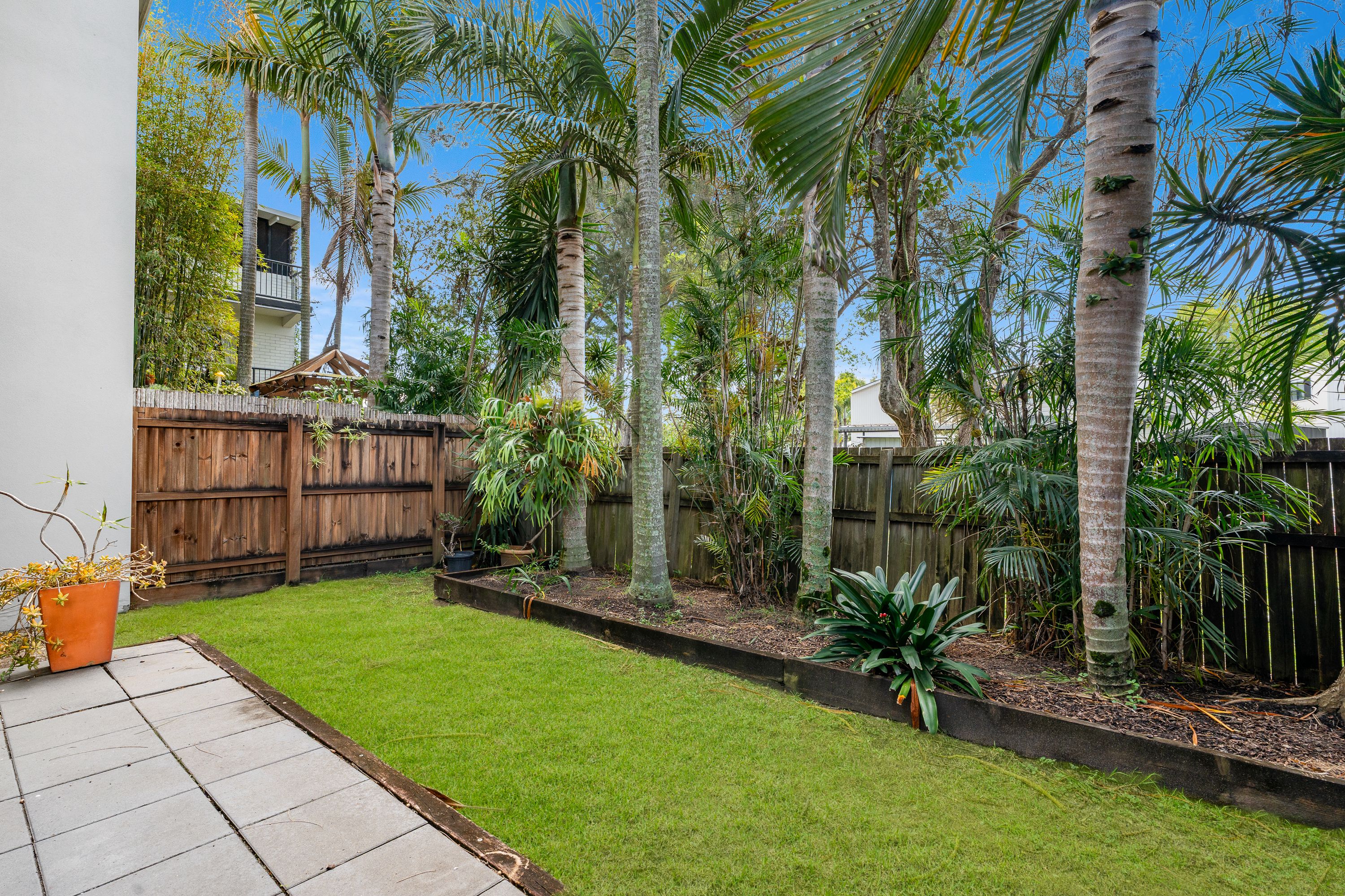 2/37 Tallebudgera Drive — photo 7 of 28