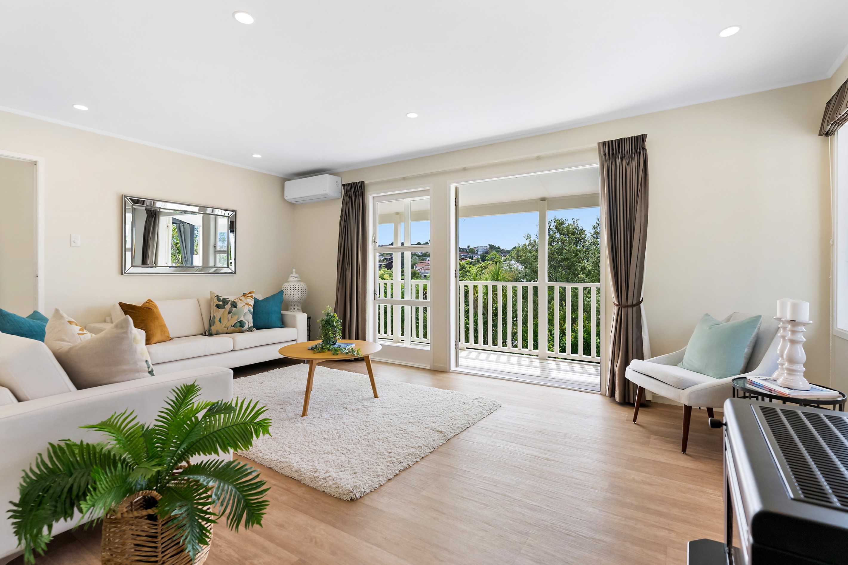 42 Oaktree Avenue, Browns Bay, North Shore City