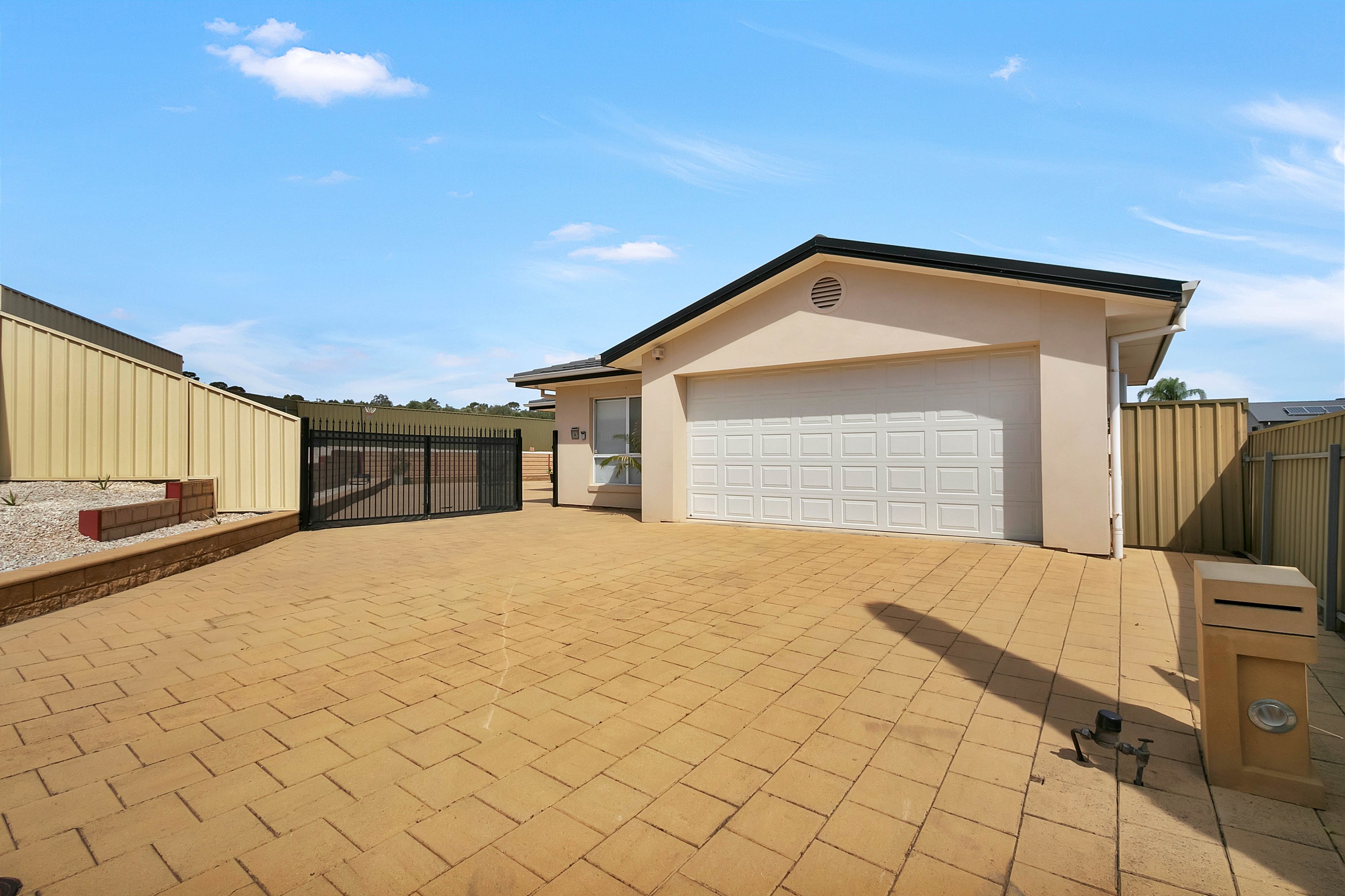 4 Fabian Court, Craigmore, SA 5114
