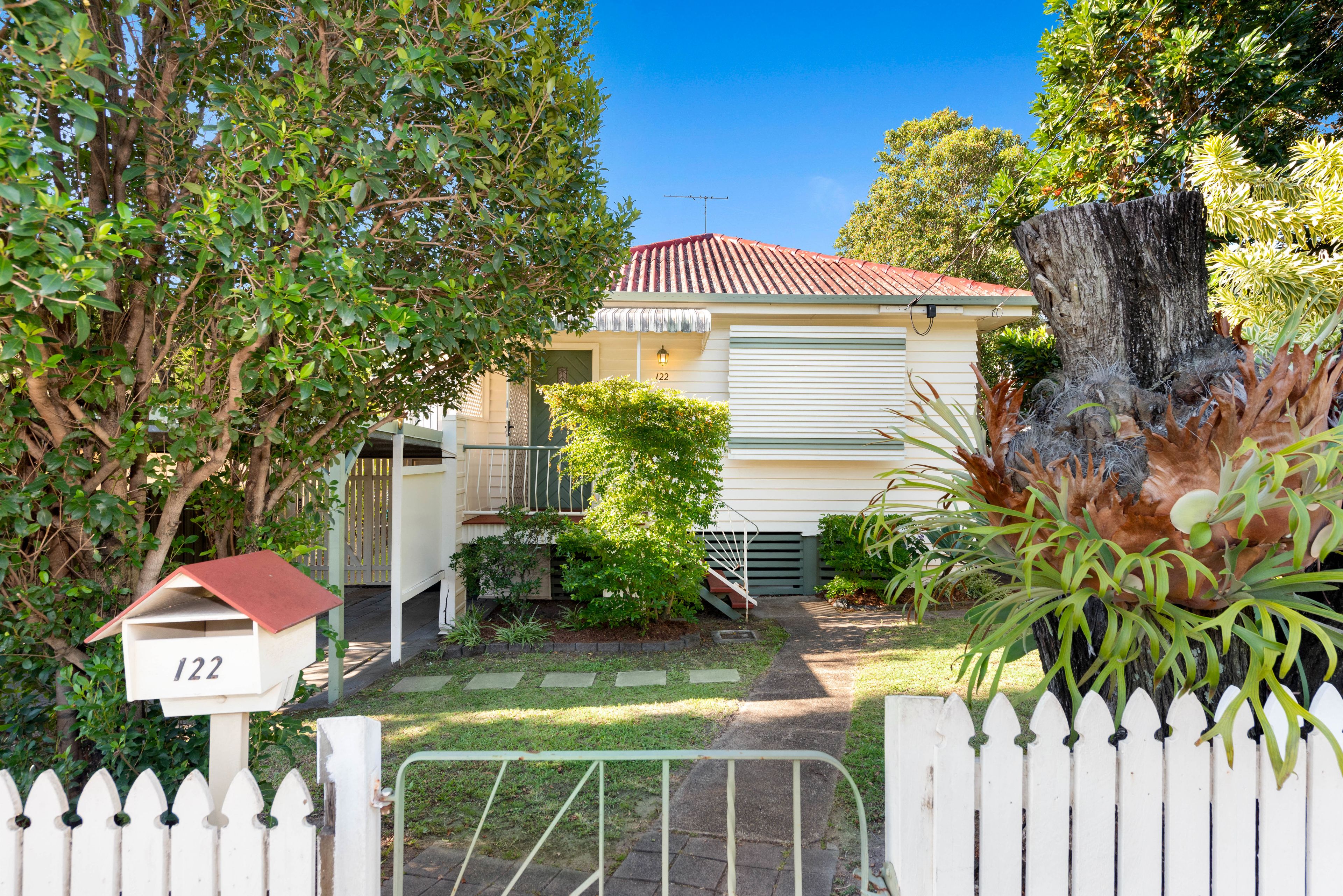 122 Richmond Road, Morningside QLD 4170