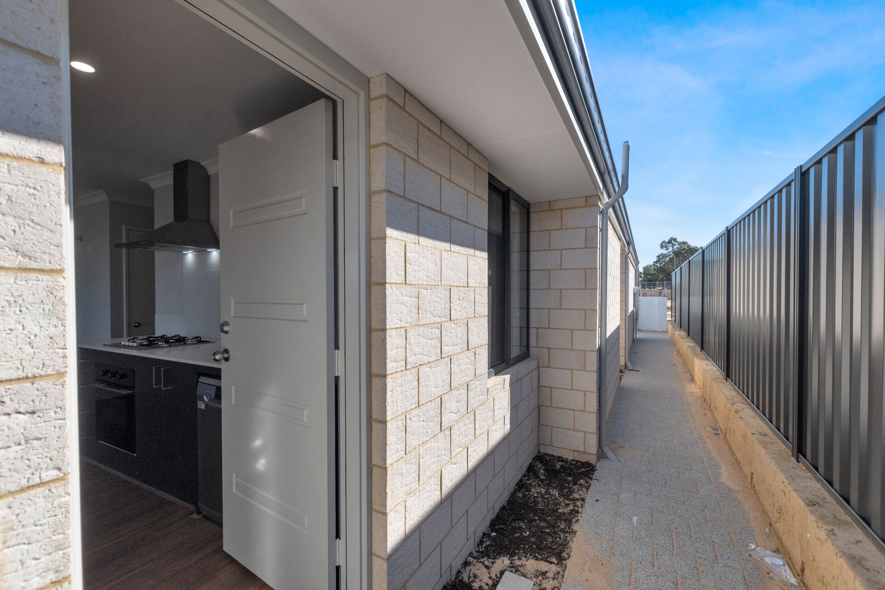 5b Forbury Street, Lakelands, WA 6180