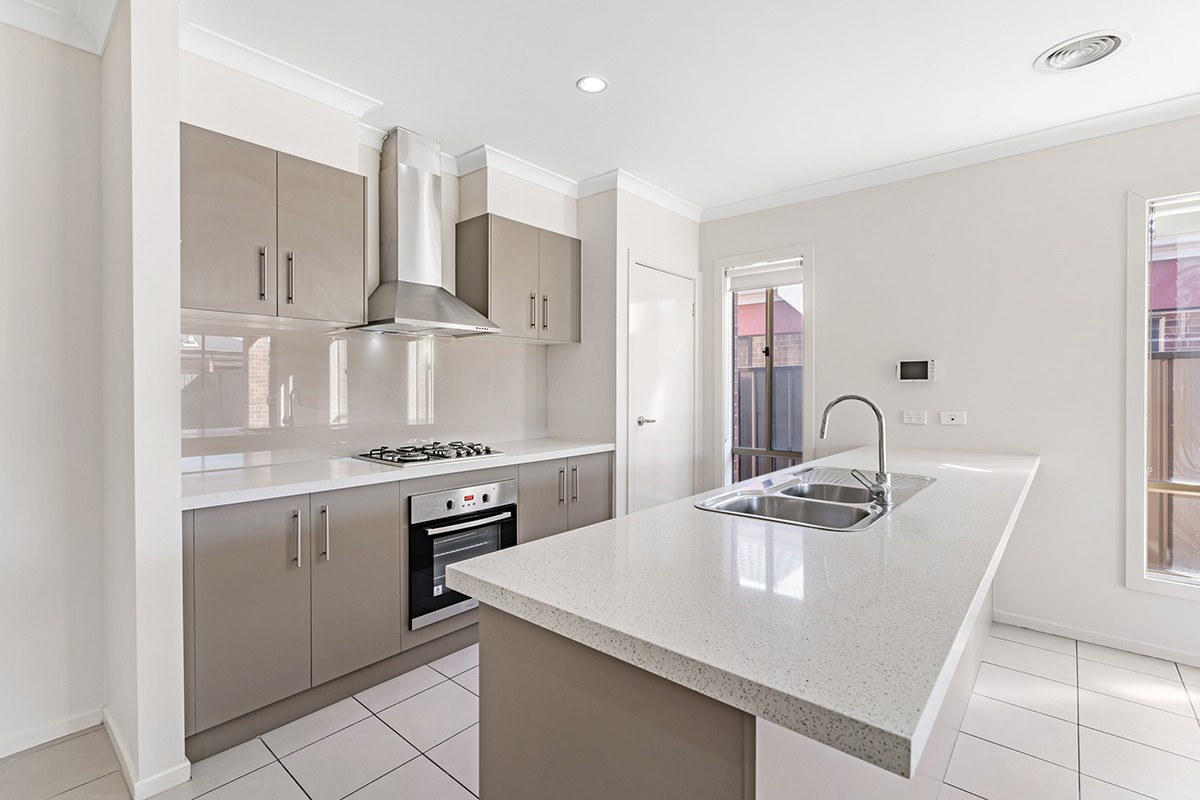 16 Fermont Avenue, Craigieburn, VIC 3064