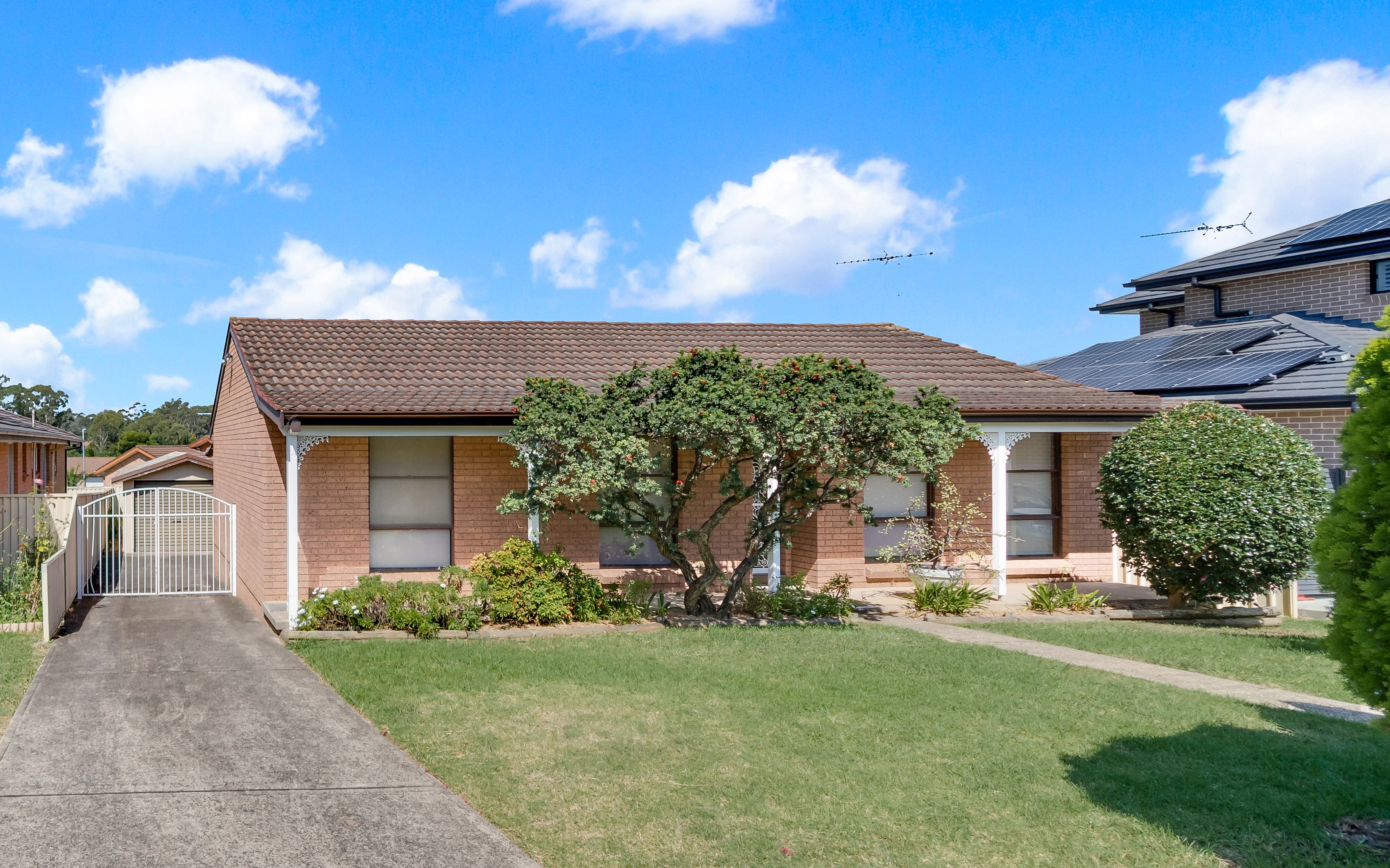 12 Fuchsia Crescent, Macquarie Fields, NSW 2564