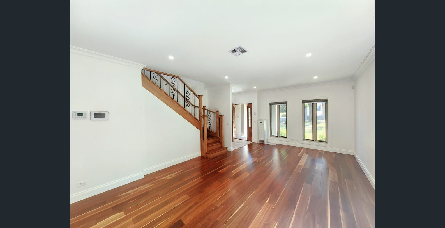 21 Reading Avenue — photo 3 of 14