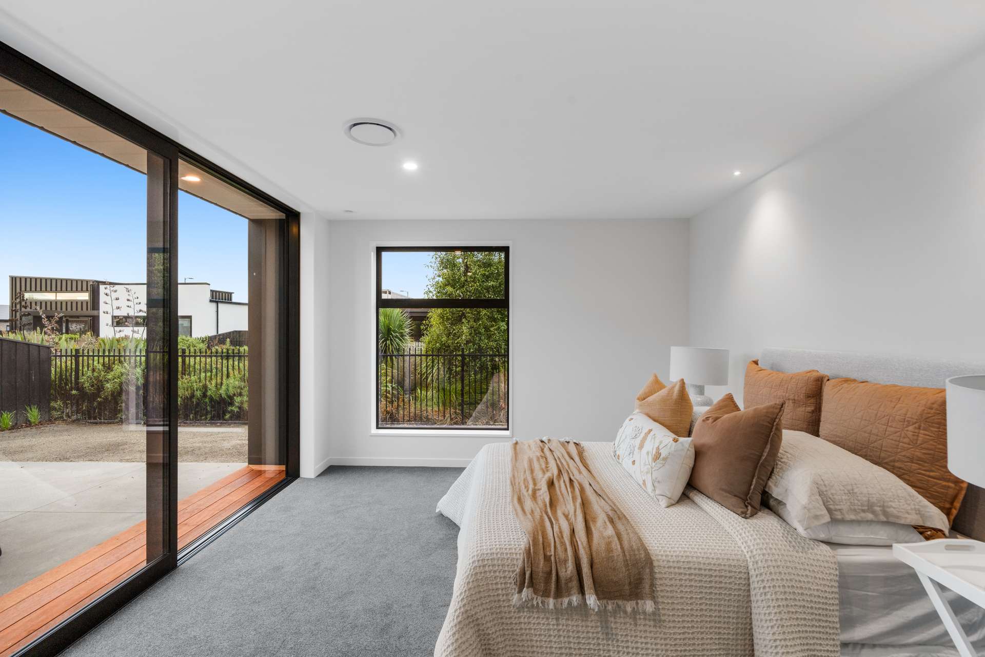 158 Gardiners Road photo 13