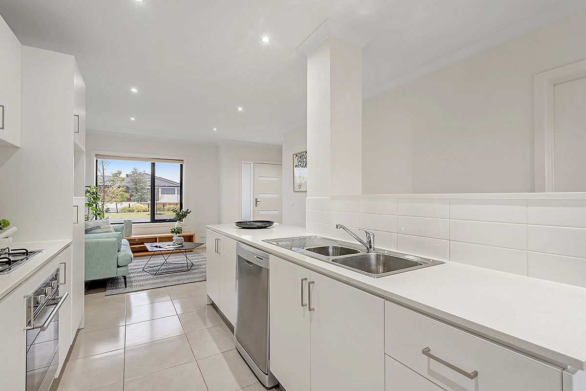 82 Baronial Way, Craigieburn, VIC 3064