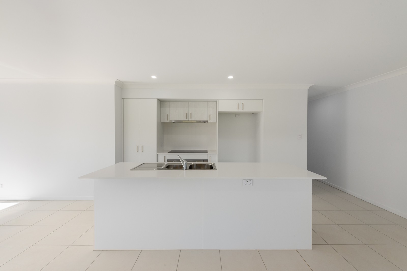 75 Dominique Way, Flinders View, QLD 4305