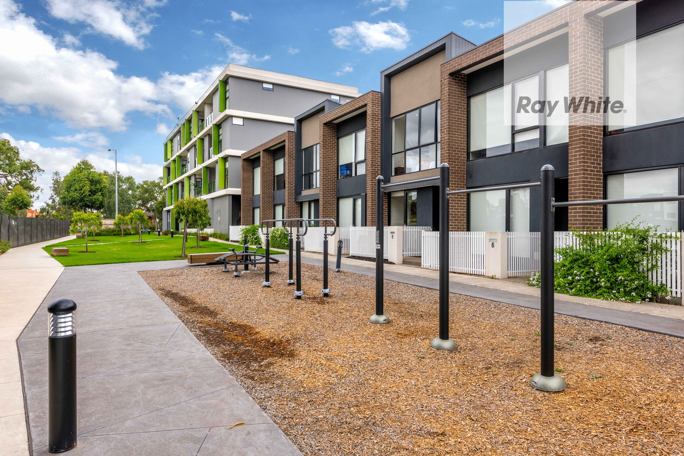 5 Olsen Walk, Mill Park, VIC 3082