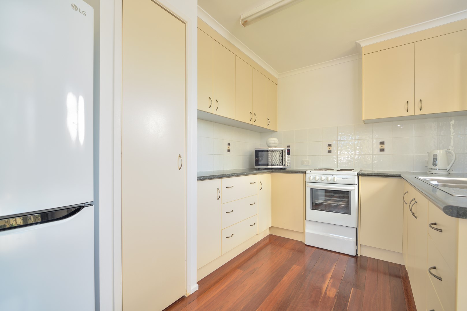 3 Waratah Street, Kin Kora, QLD 4680