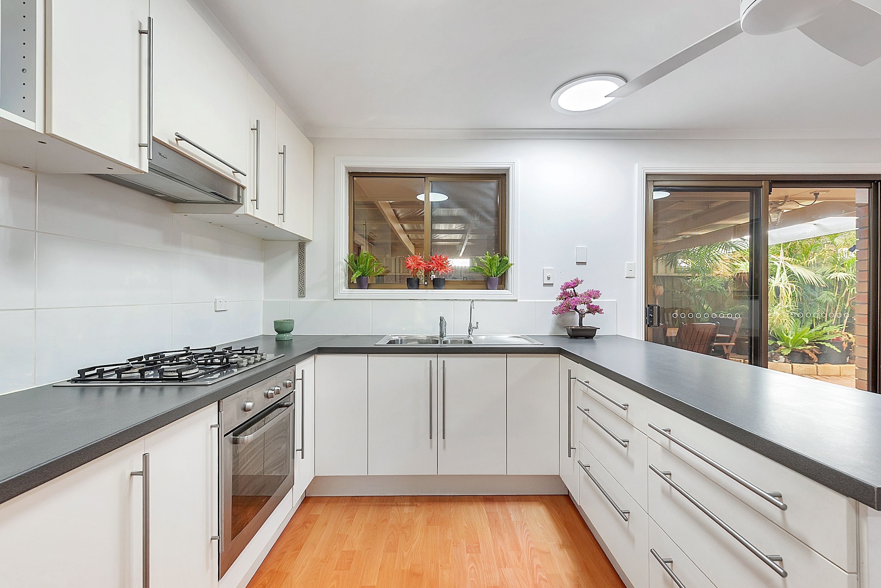 2/1 Piringa Avenue — photo 3 of 9