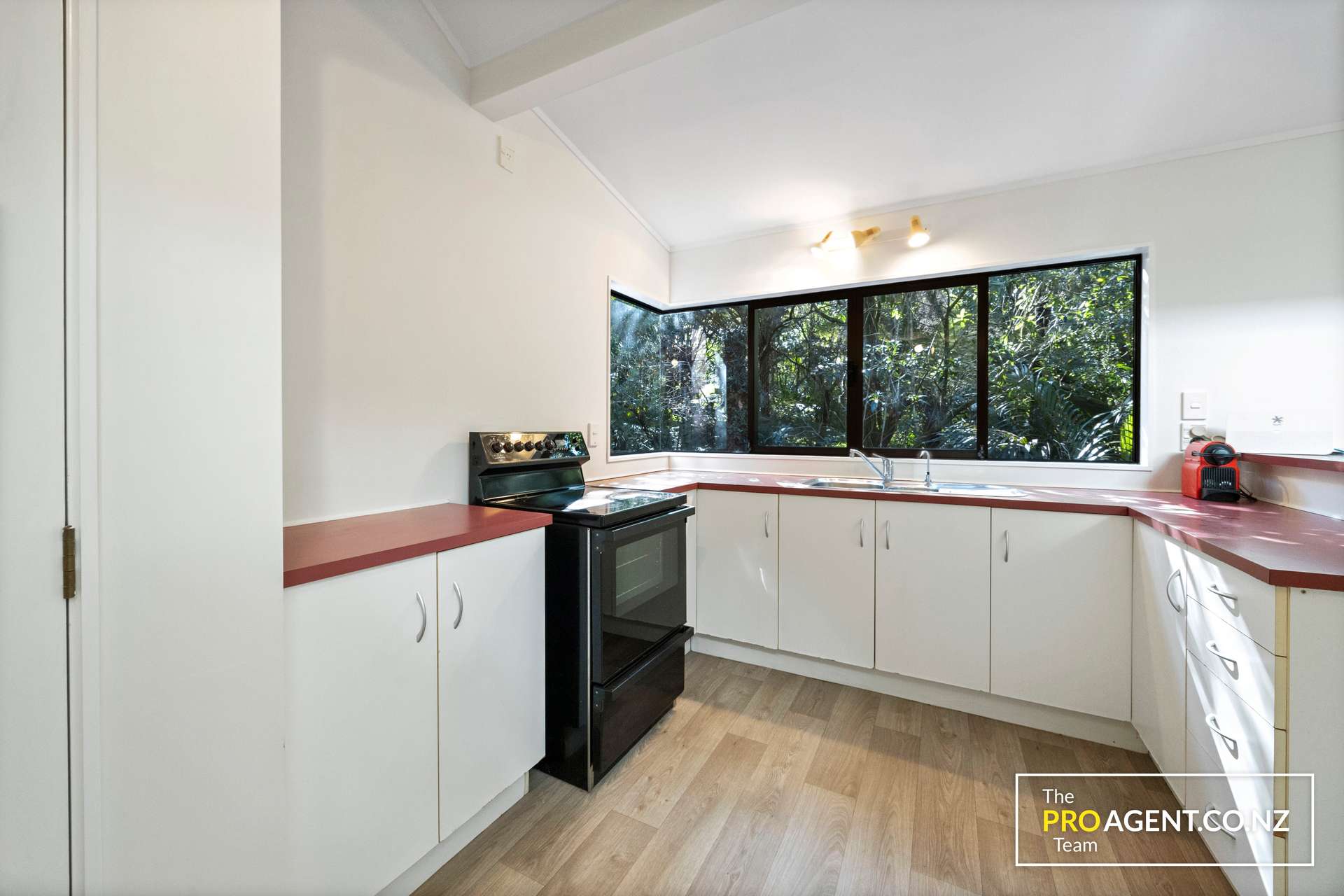 95 Laingholm Drive photo 7