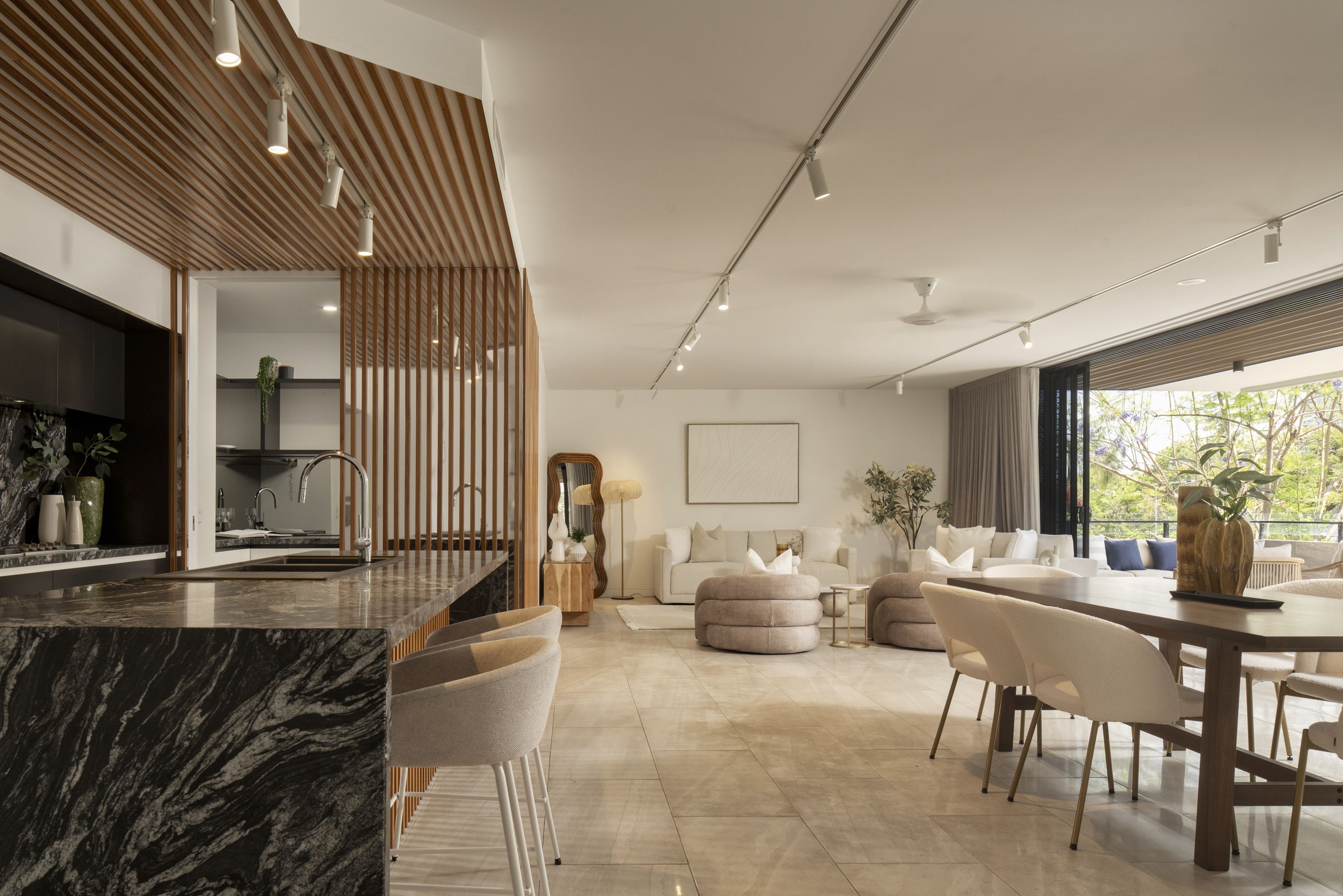 201/24 Wicklow Street, Kangaroo Point, QLD 4169