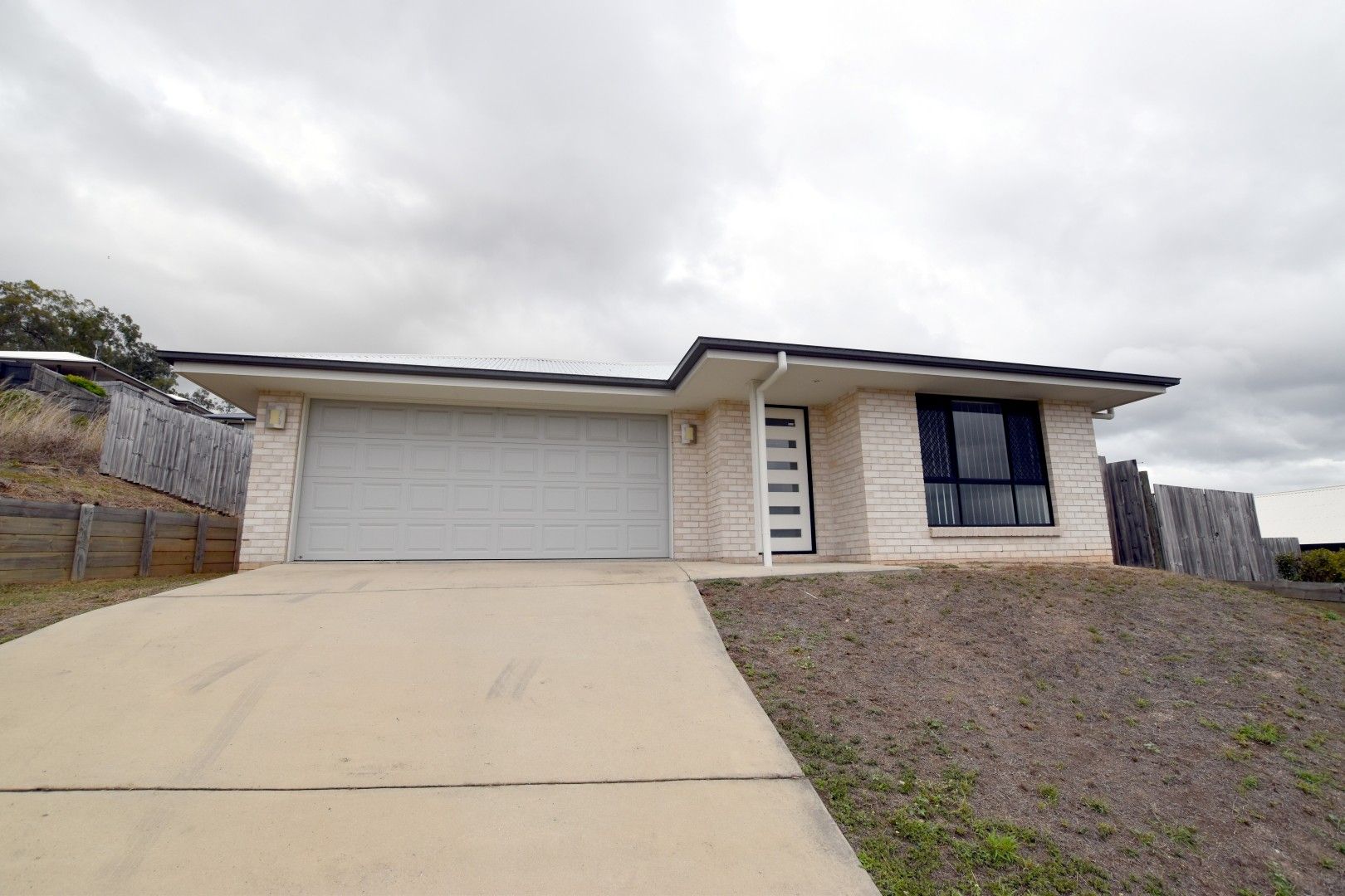 10 Cressbrook Street, Clinton, QLD 4680