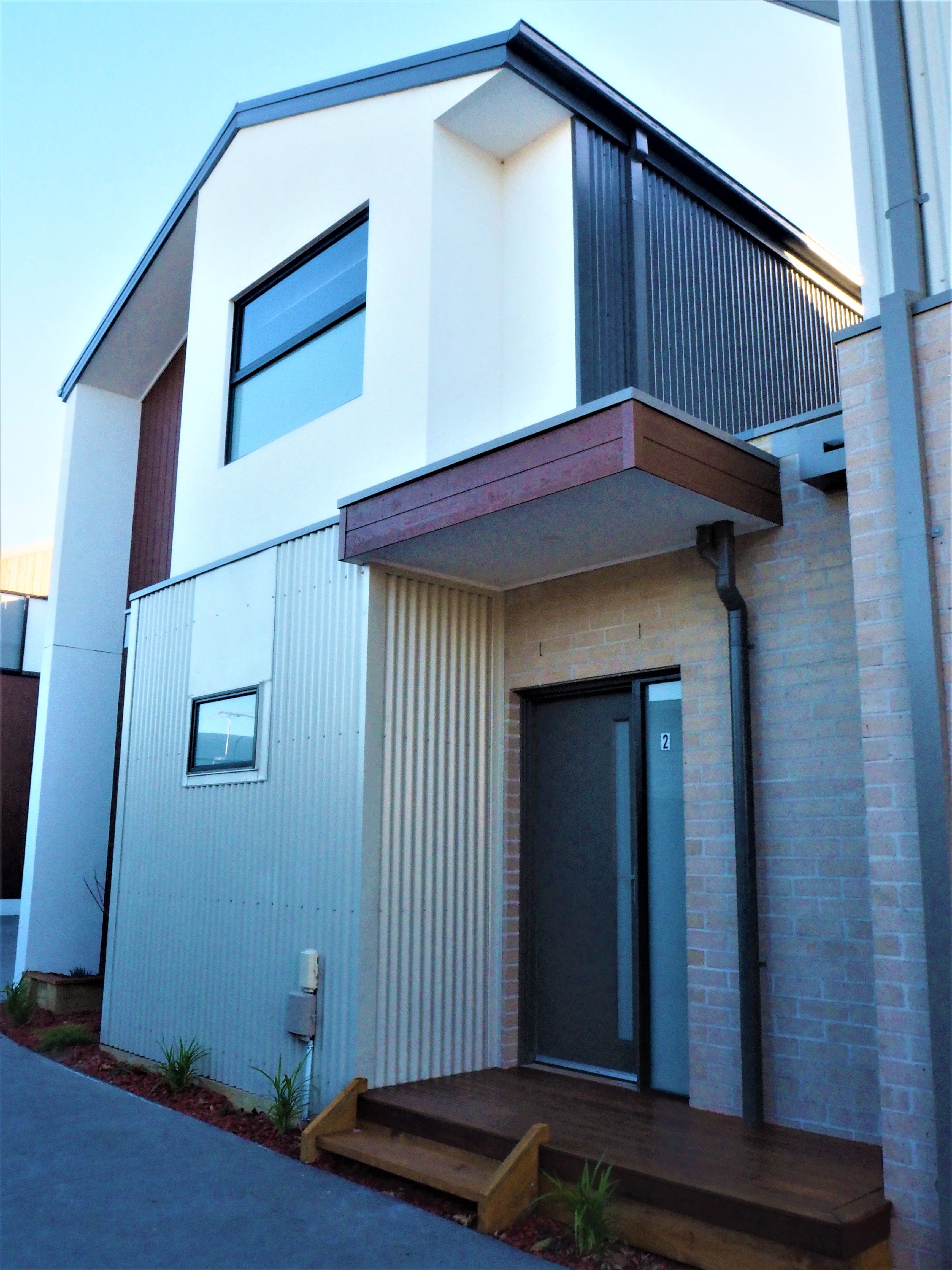 2/199 Purinuan Road, Reservoir, VIC 3073