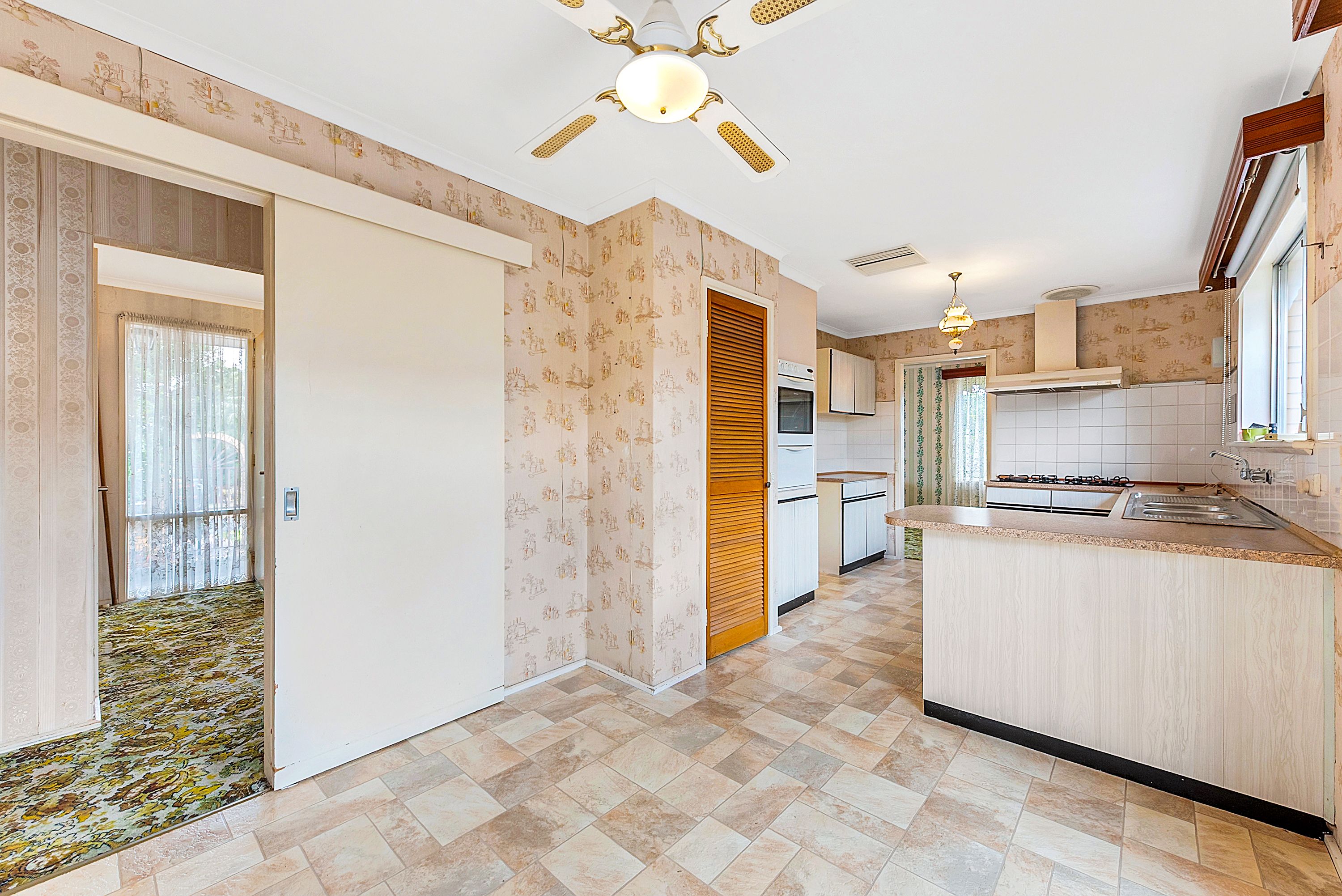 2 Aberdeen Avenue — photo 4 of 15