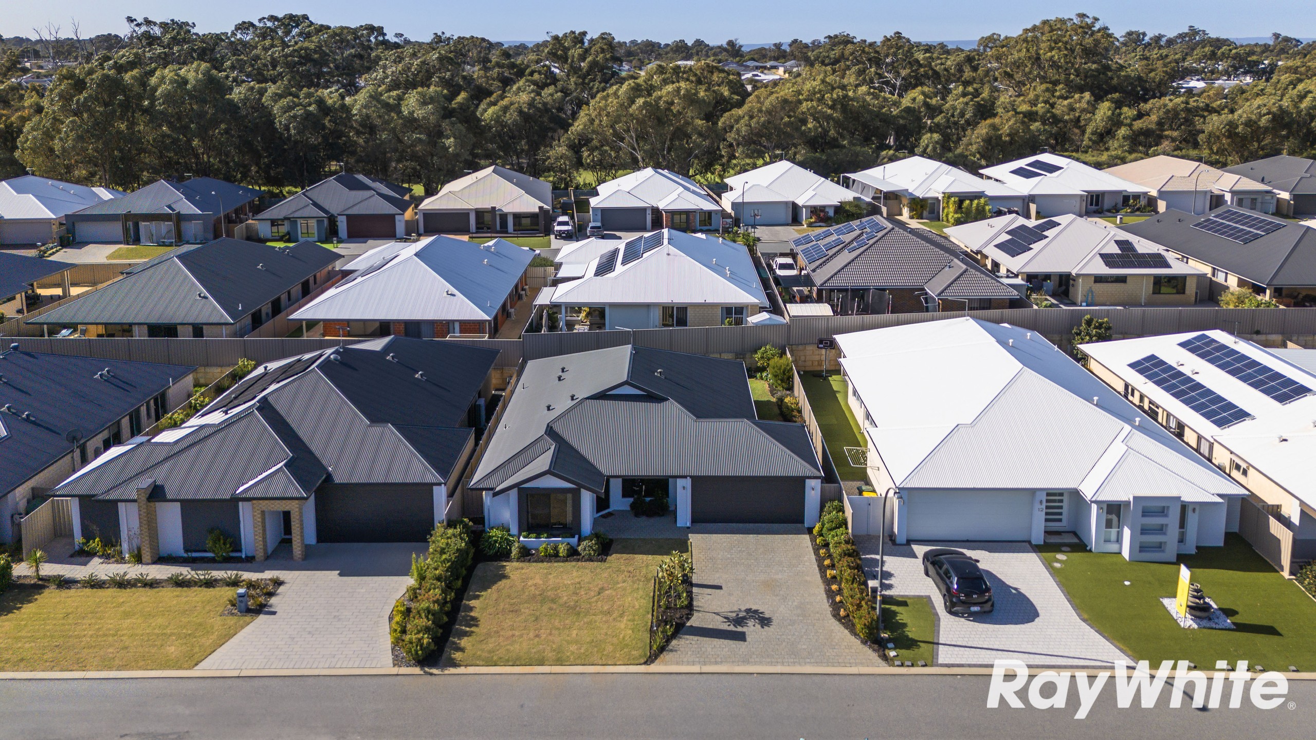 14 Newmarket Road, Meadow Springs, WA 6210