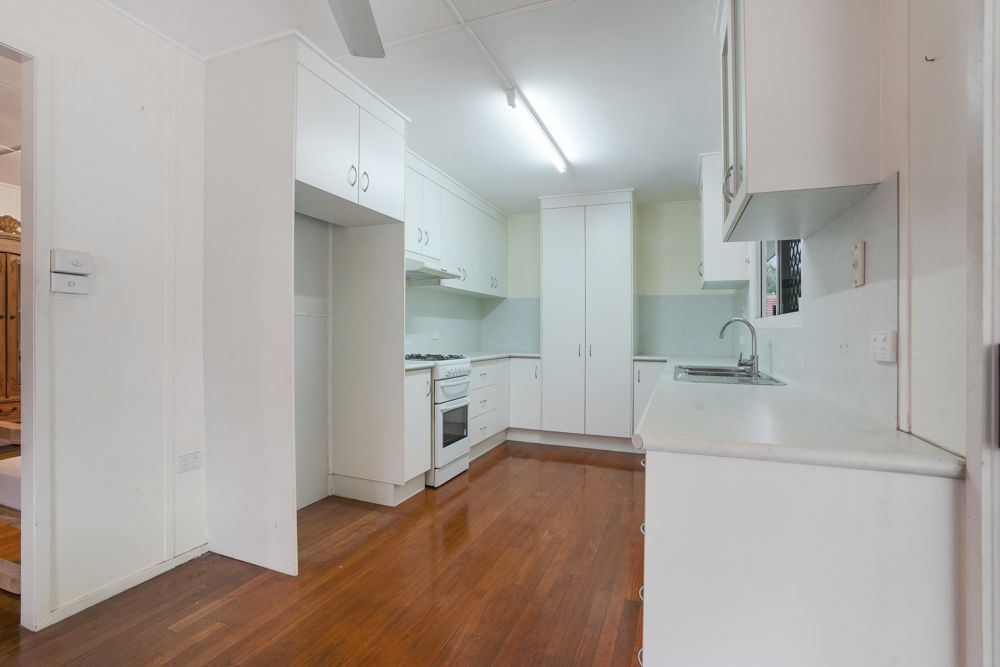 4 Carron Street, West Gladstone, QLD 4680