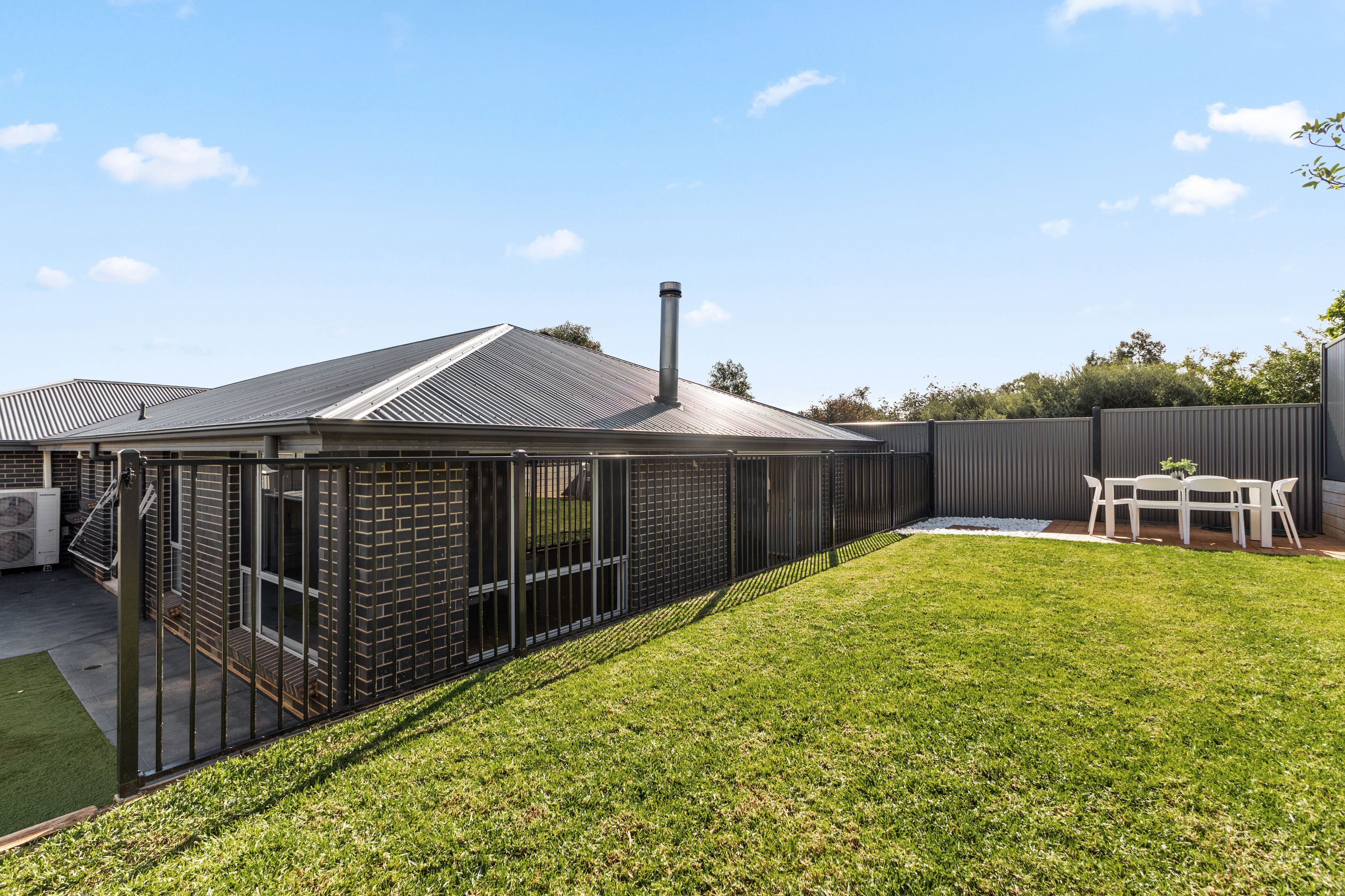26 Pedlar Close — photo 14 of 15