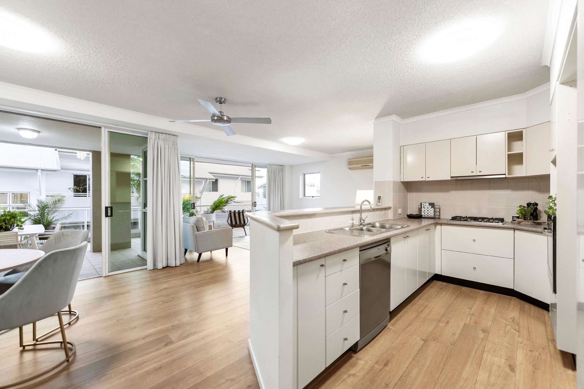27 Vernon Terrace, Teneriffe QLD 4005