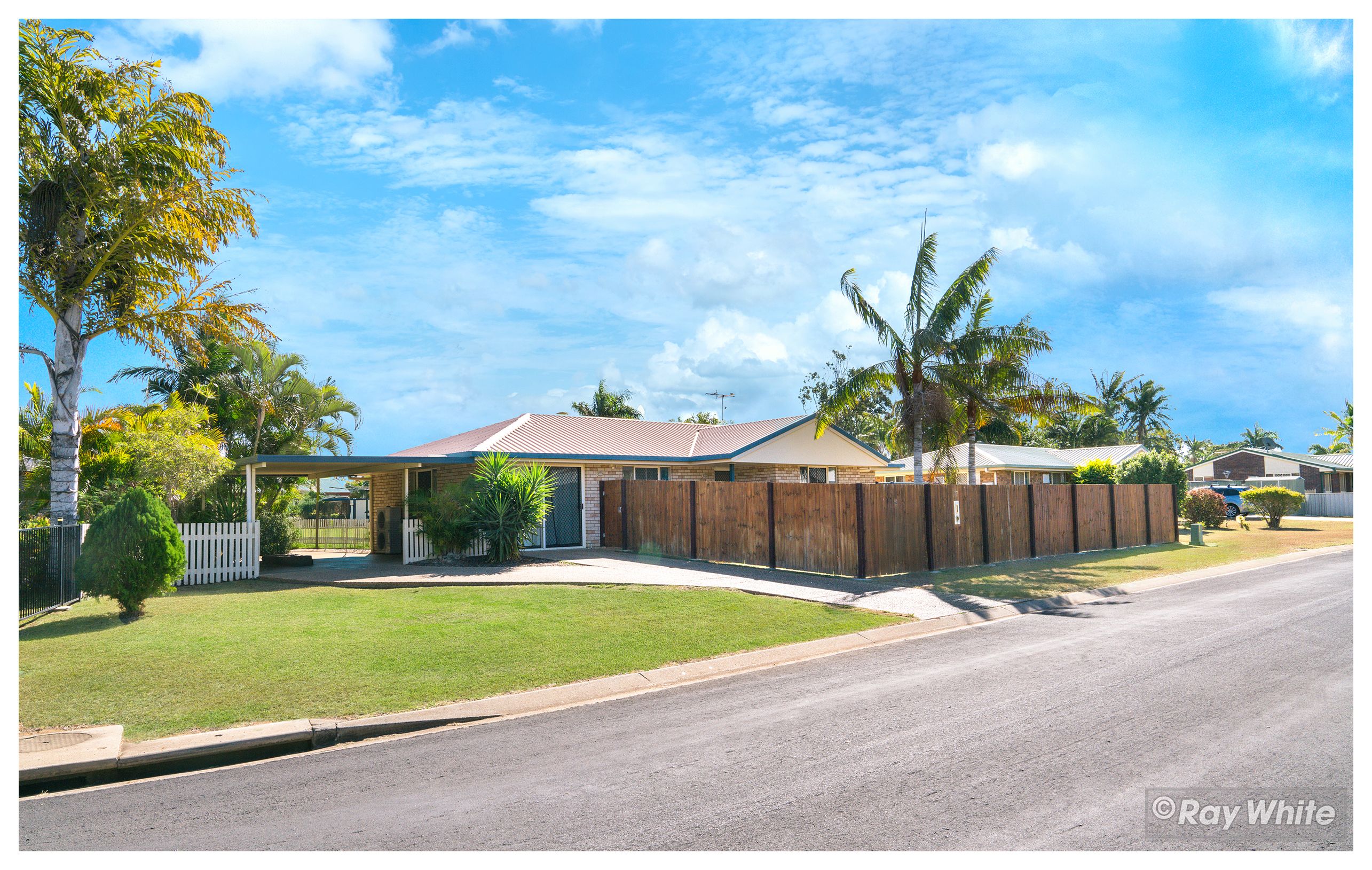17 COL Crescent, Parkhurst, QLD 4702