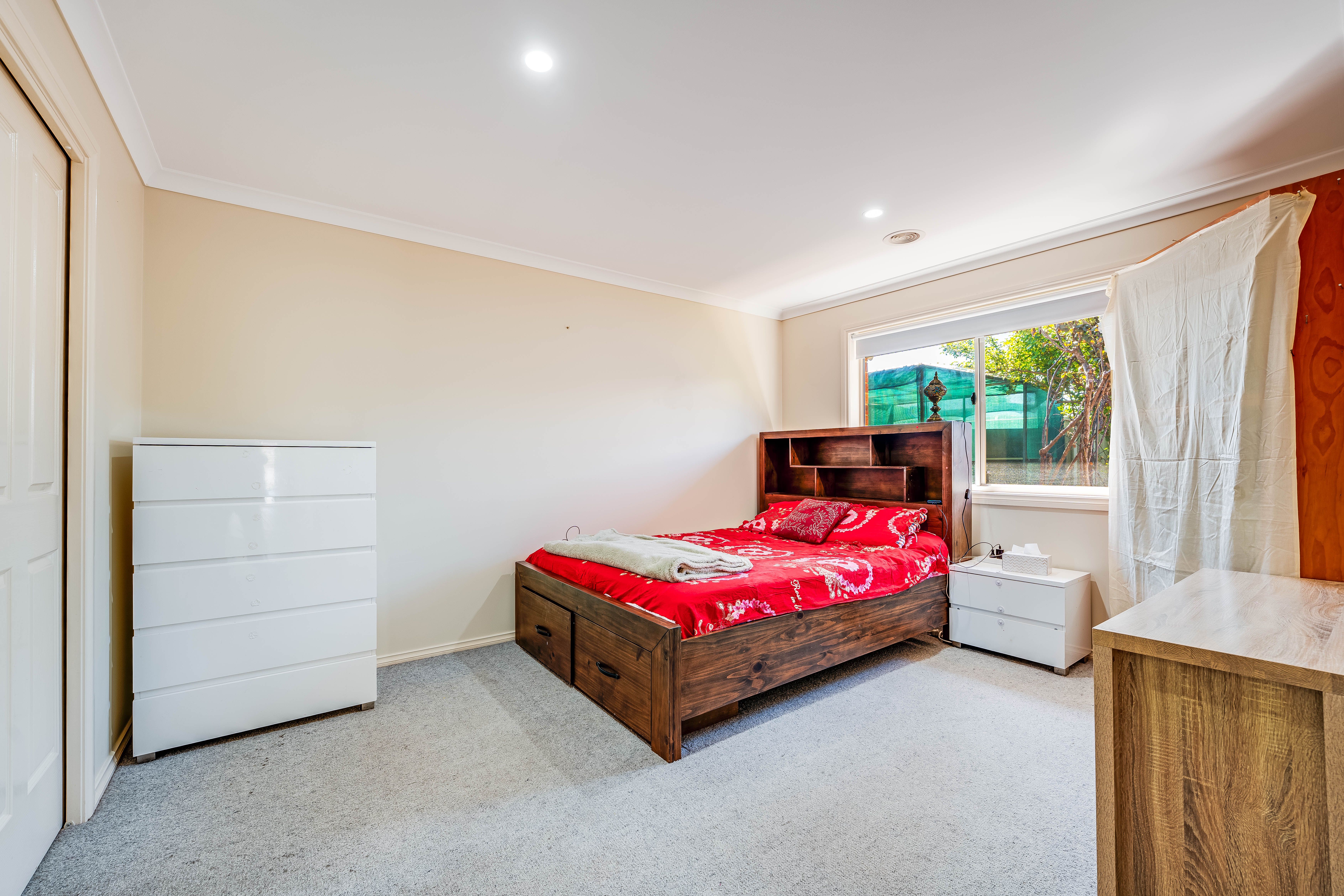 529 Iluka Crescent — photo 14 of 30
