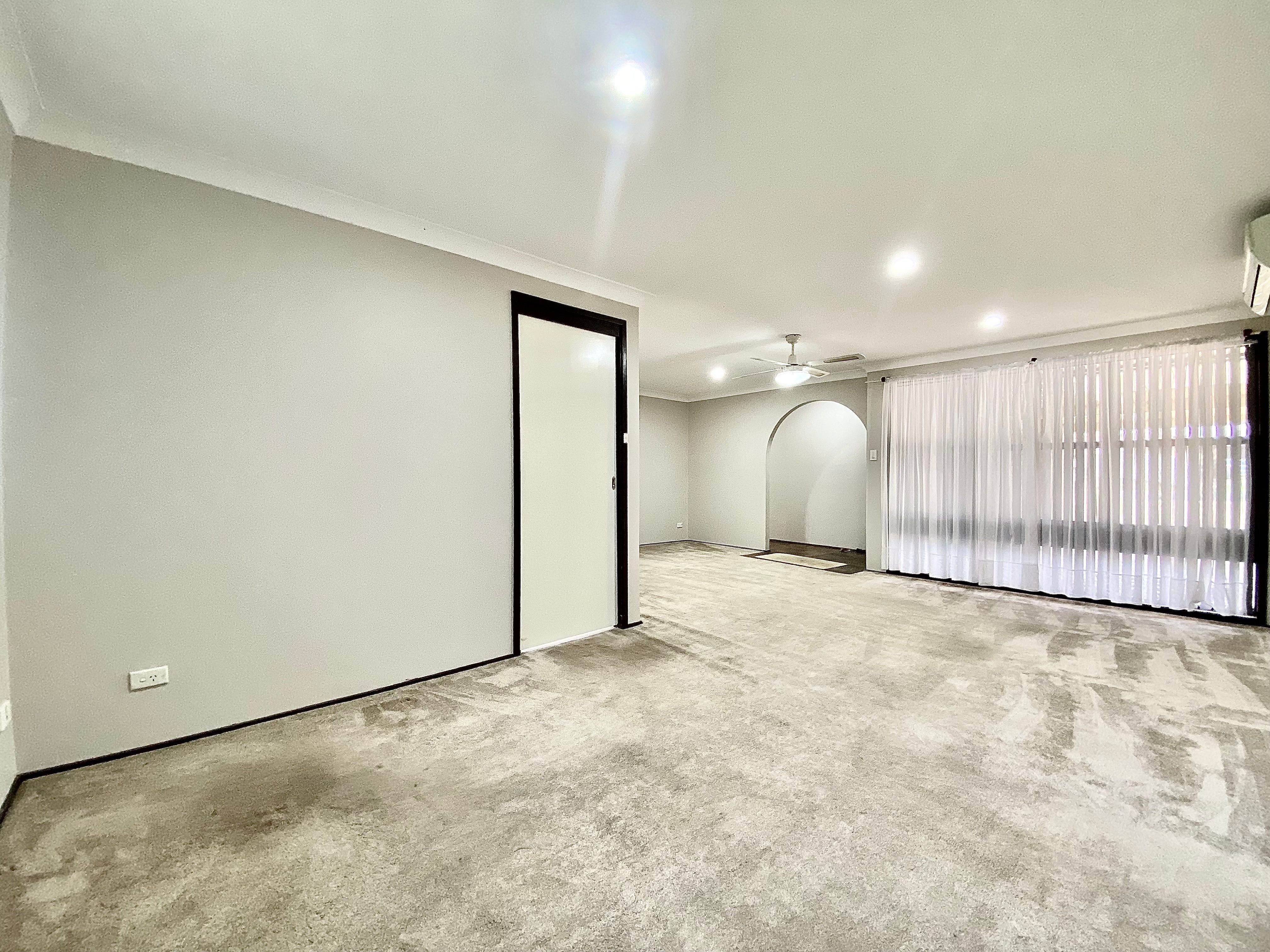 5 Giles Crescent — photo 4 of 16