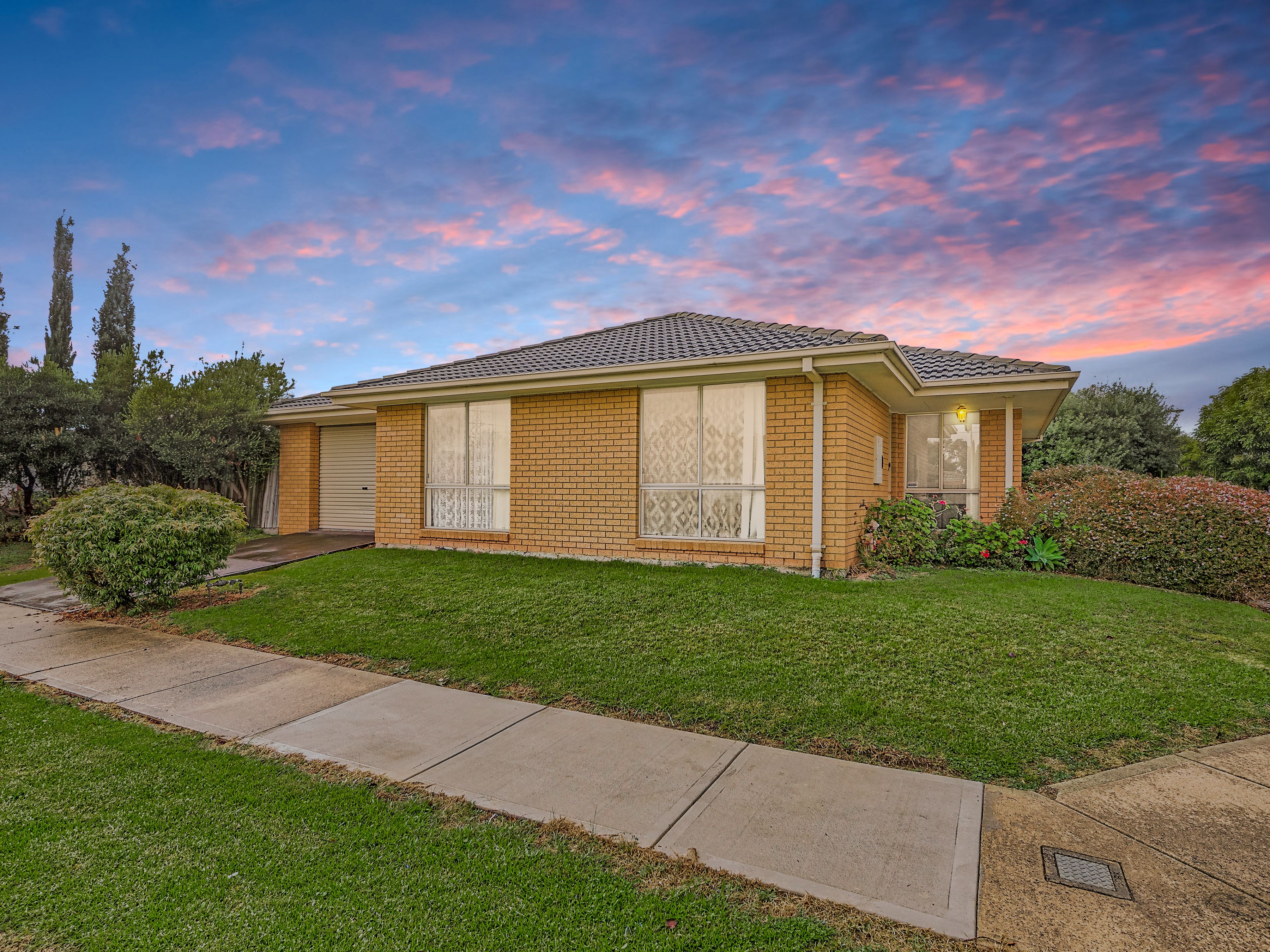 4 Providence Drive, Cranbourne West VIC 3977