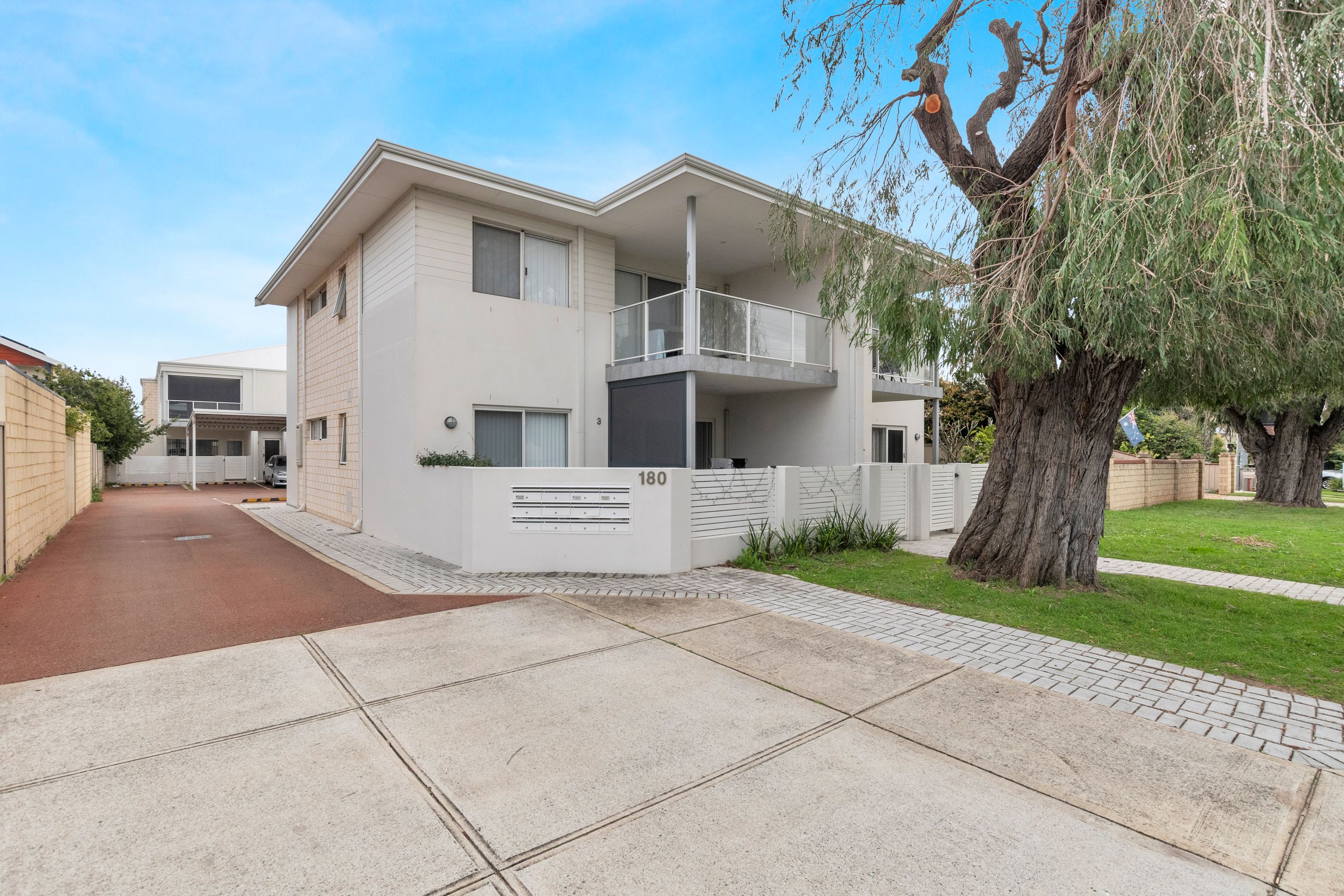 8/180 Kent Street — photo from Ray White Rockingham Baldivis