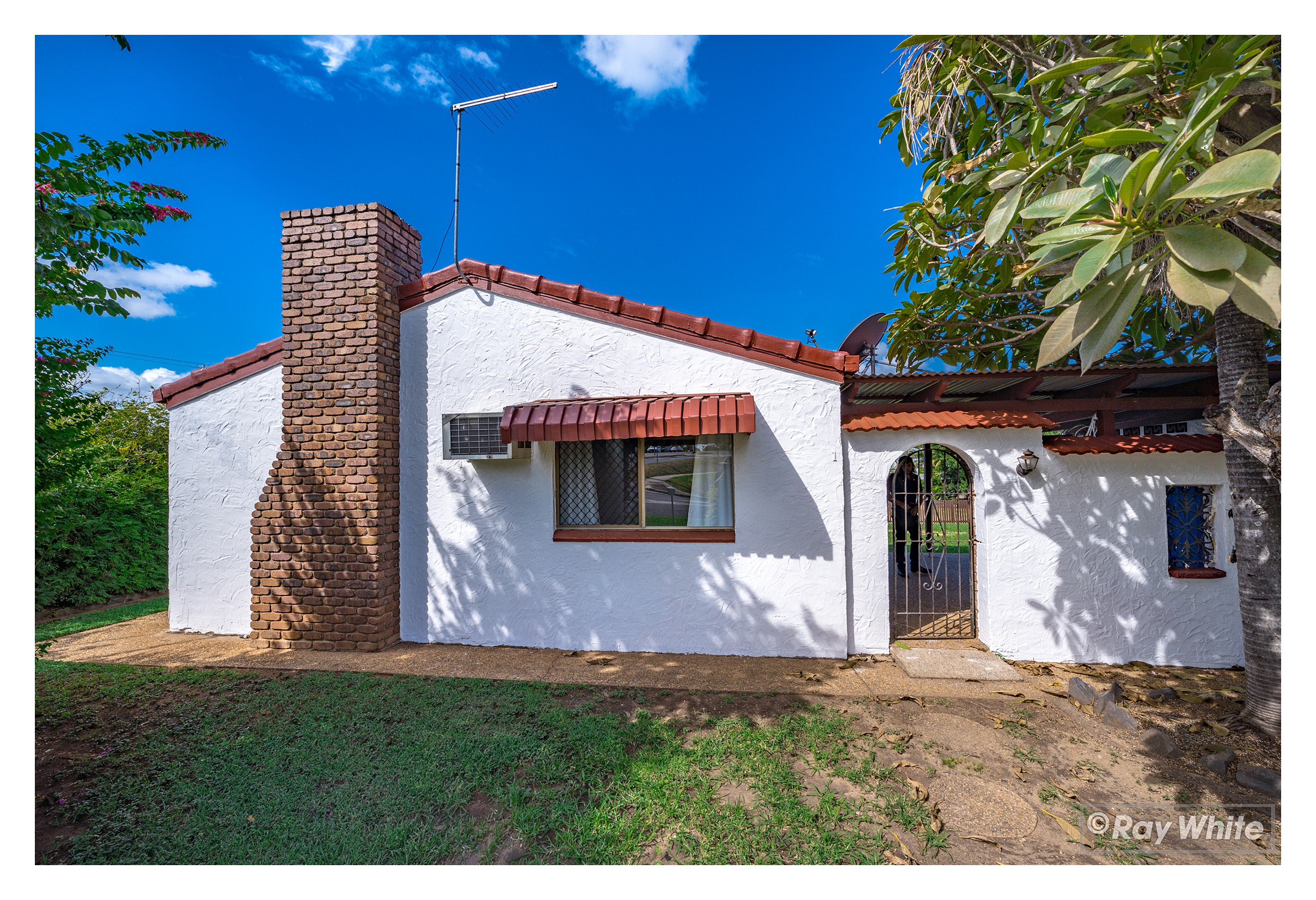 1 Weaver Street, Norman Gardens, QLD 4701