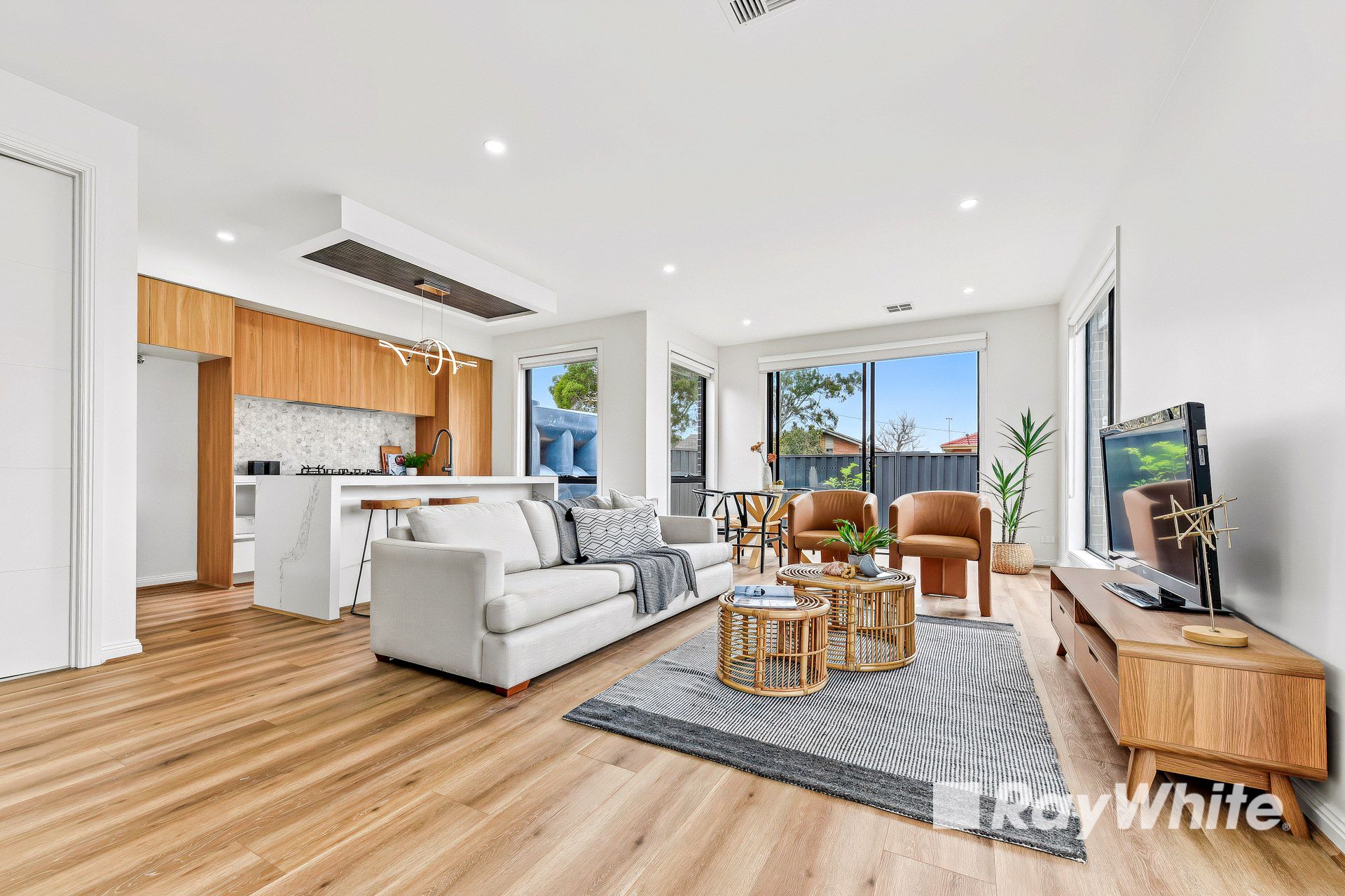 6 Dorothy Court — photo 4 of 15