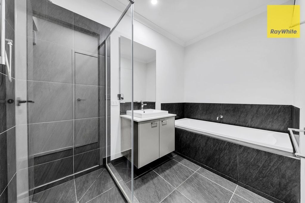 31 Rosebank Walk — photo 11 of 26