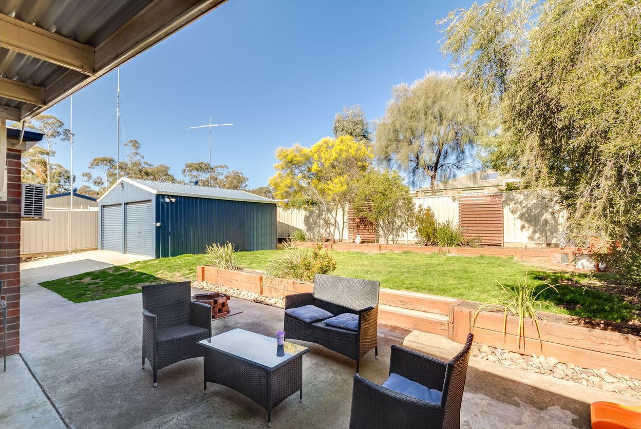 2 Aliza Avenue, California Gully, VIC 3556