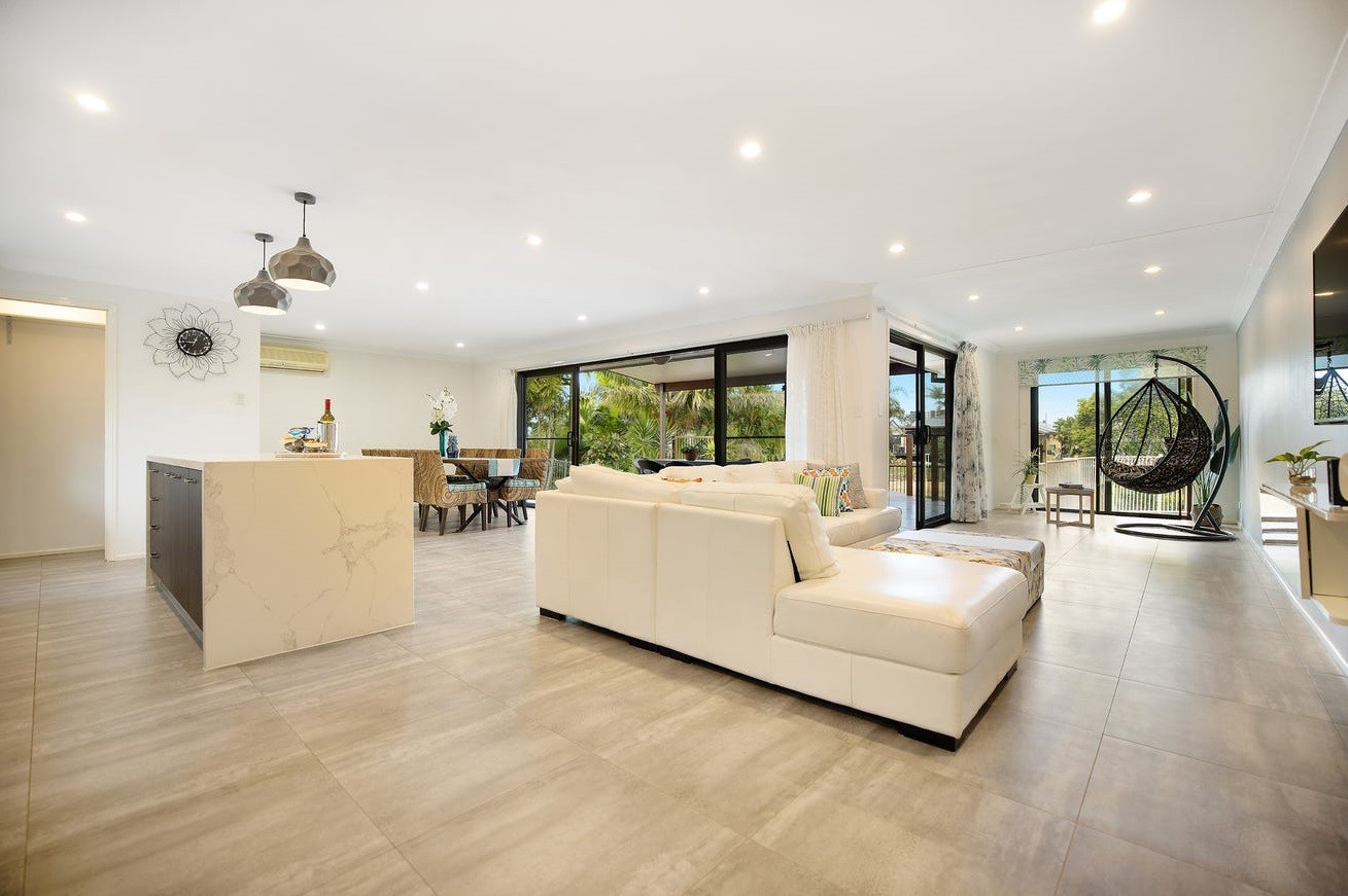 28 Wyuna Street, Broadbeach Waters, QLD 4218
