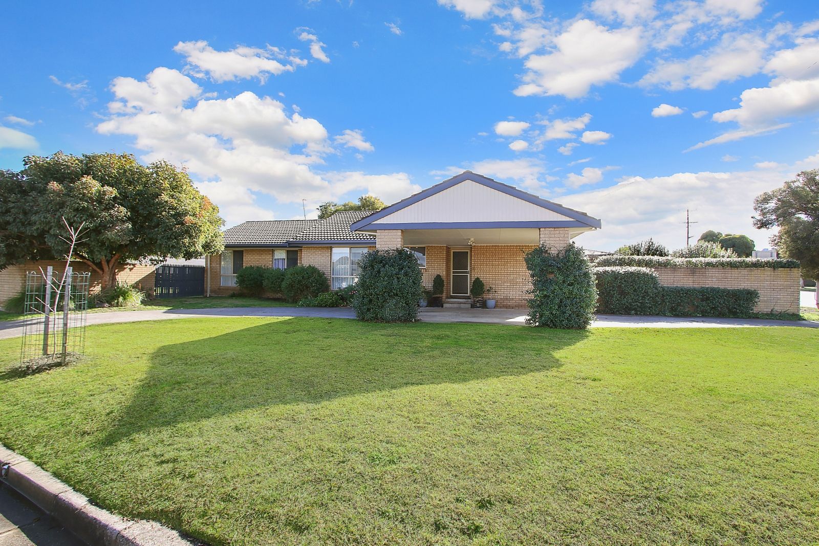 555 Prune Street, Lavington, NSW 2641