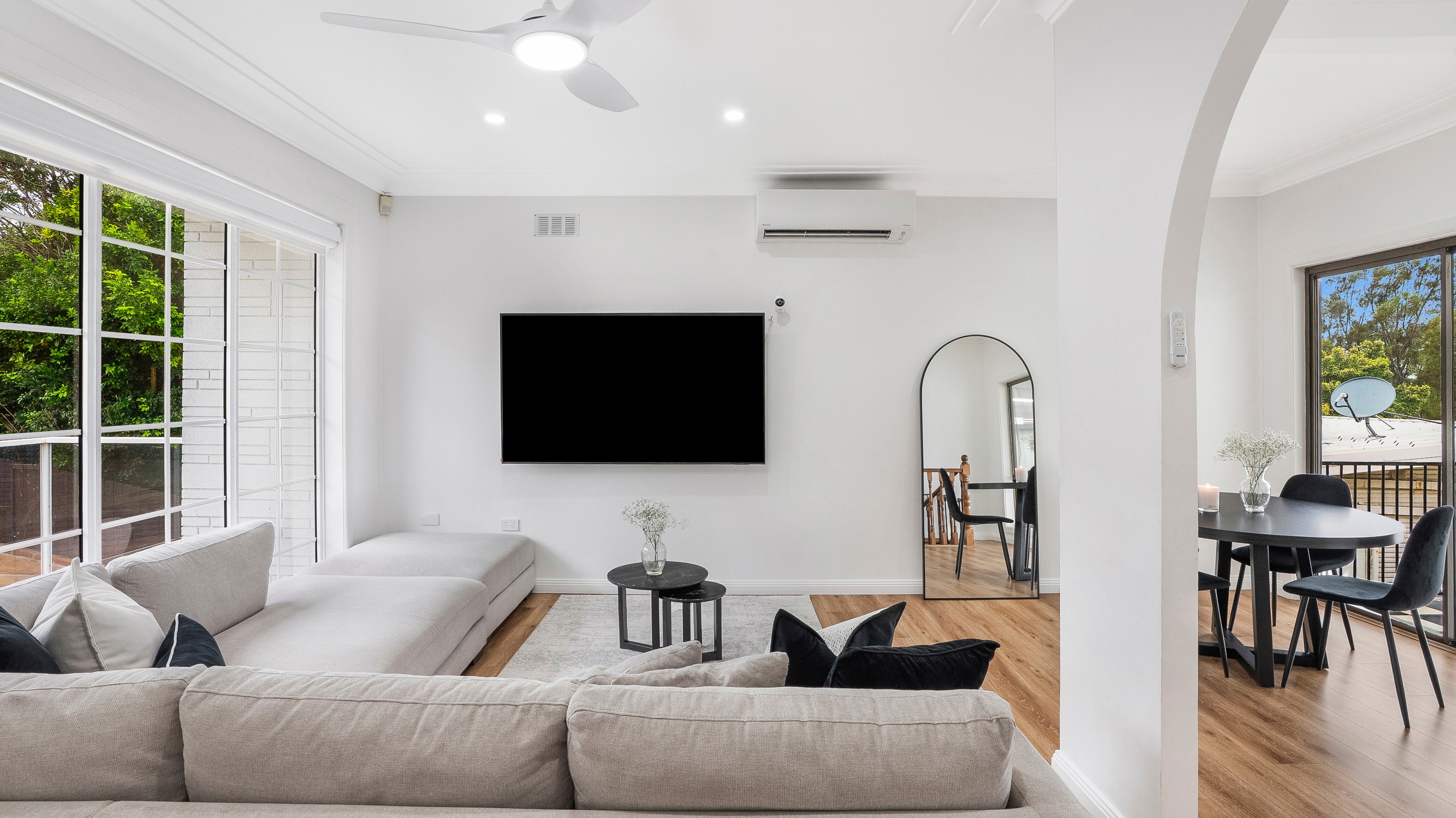 139 Northcliffe Drive, Lake Heights, NSW 2502