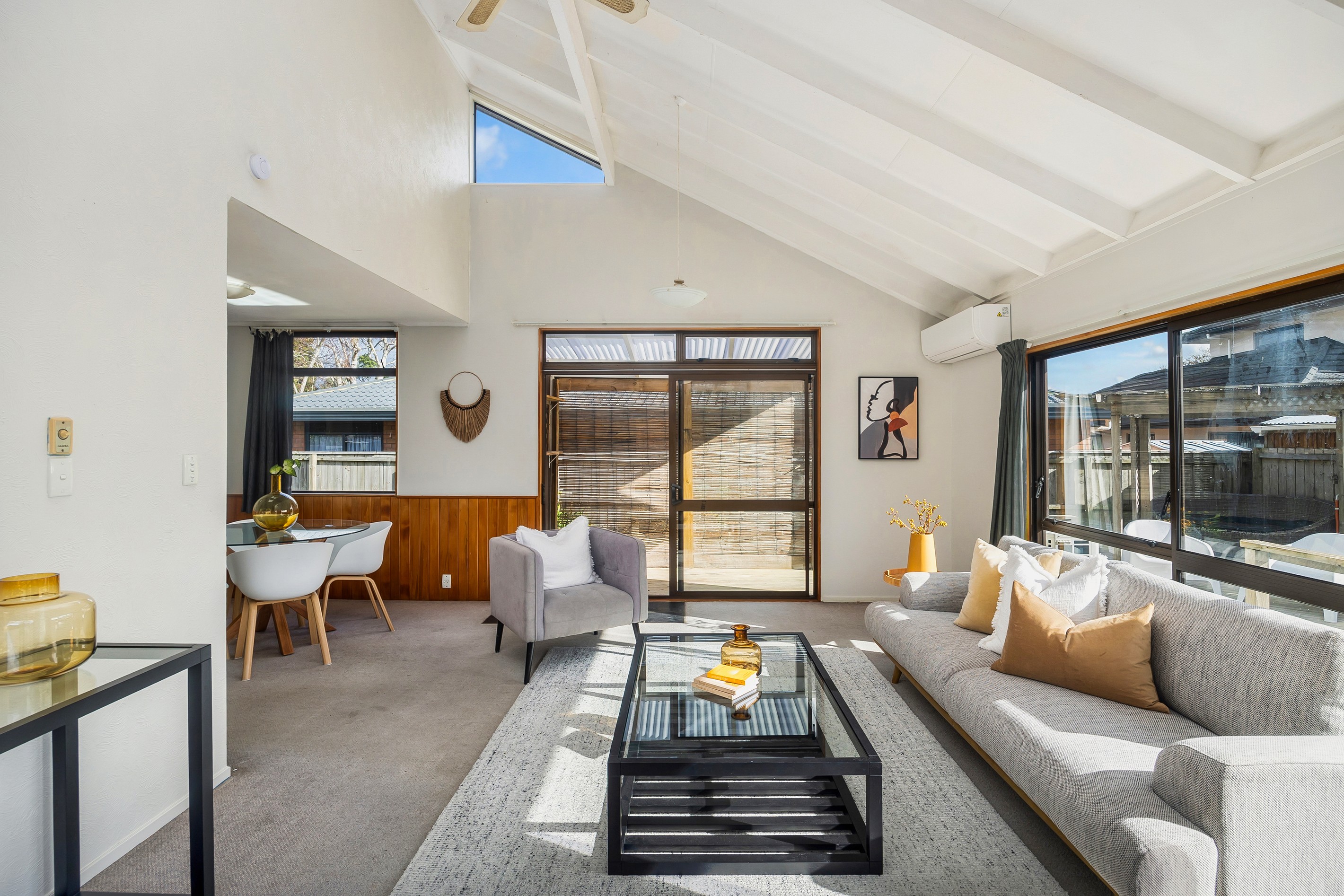 5/25A Beach Road, Te Atatu Peninsula, Waitakere City