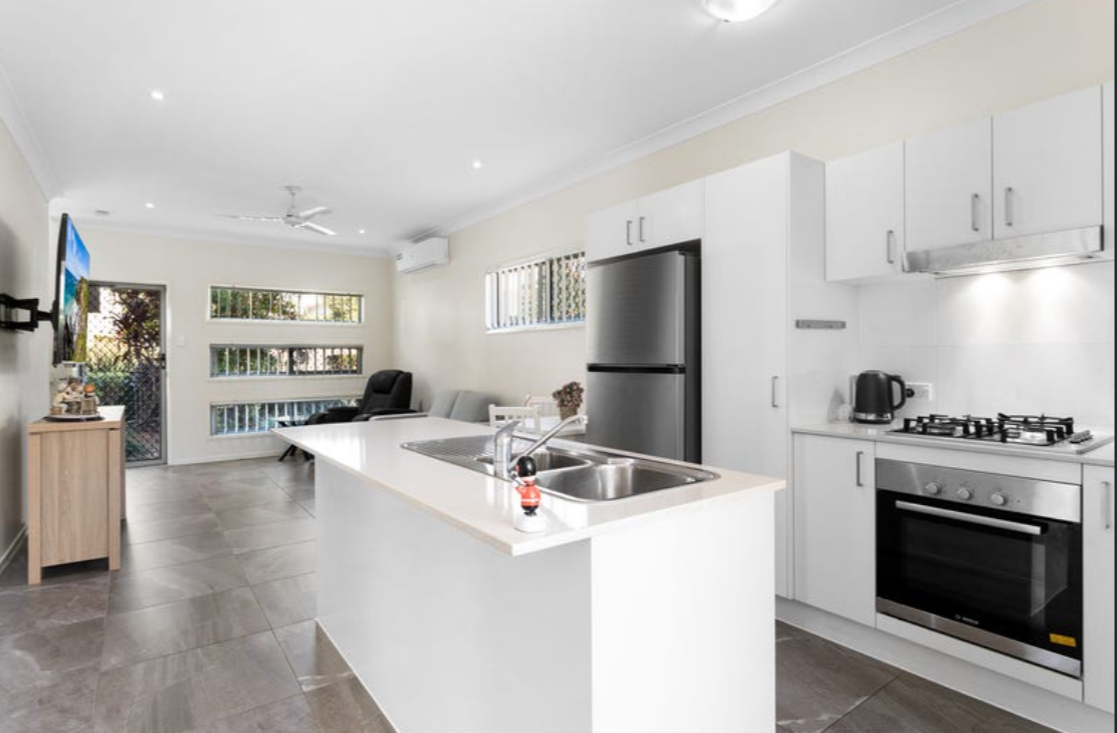 25/20 Oakwood Road — photo 5 of 10
