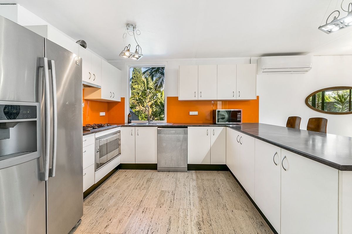 200 The Comenarra Parkway — photo 3 of 8
