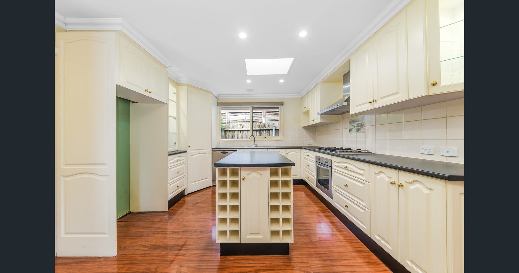 33 Tullimbar Circuit, Vermont South, VIC 3133