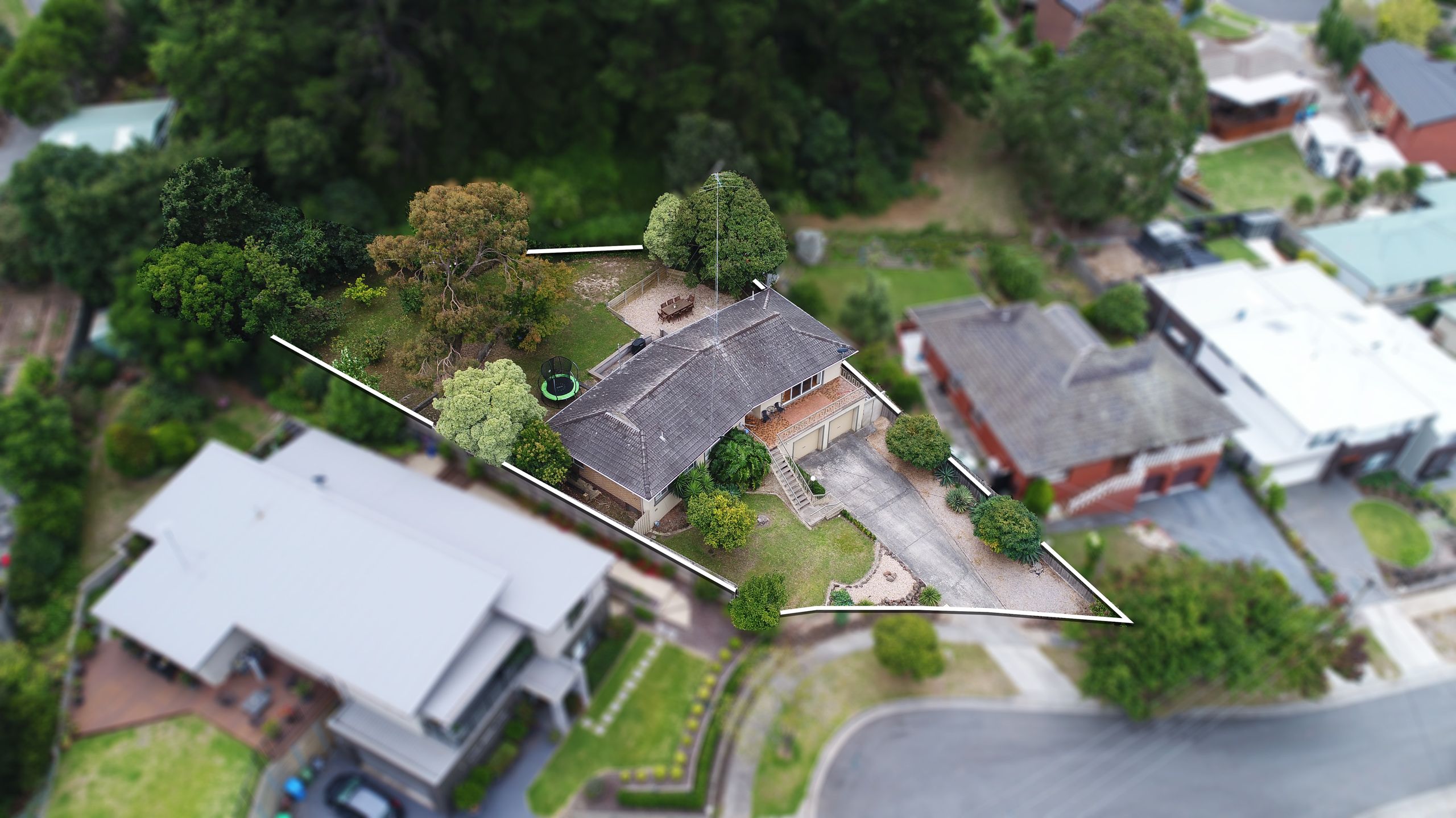 16 Queens Court, Berwick, VIC 3806